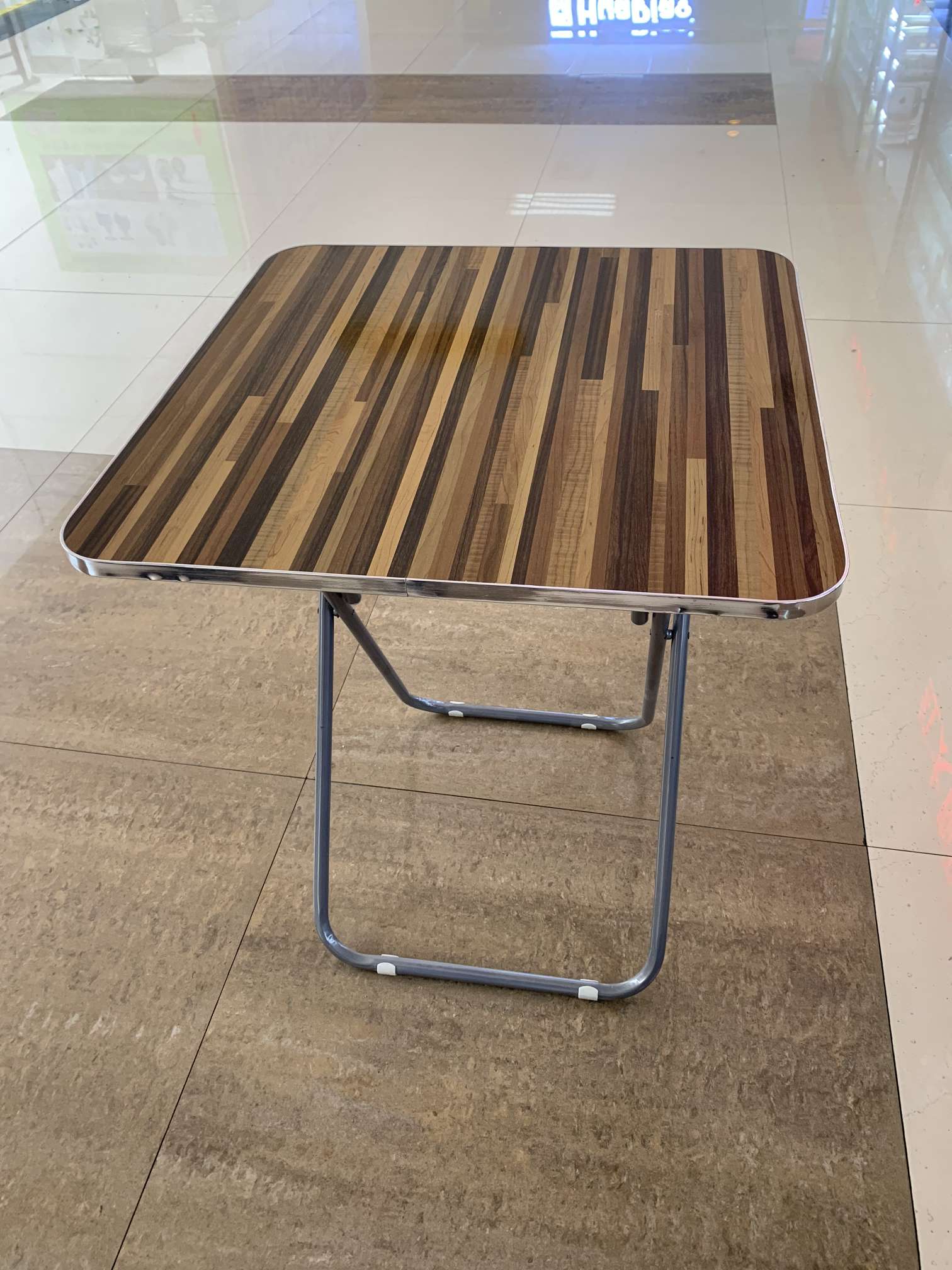 60x60cm方折叠桌产品图