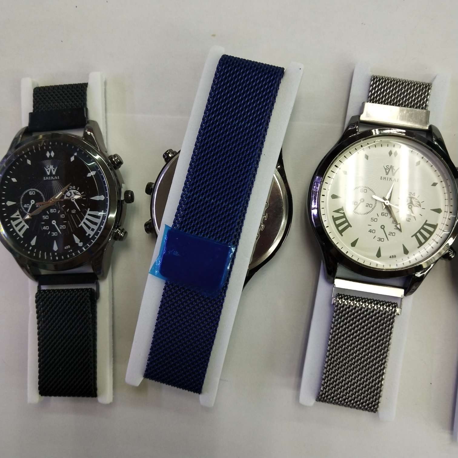 Four-color high-end fashionable magnetic watch and metal watch Specification image