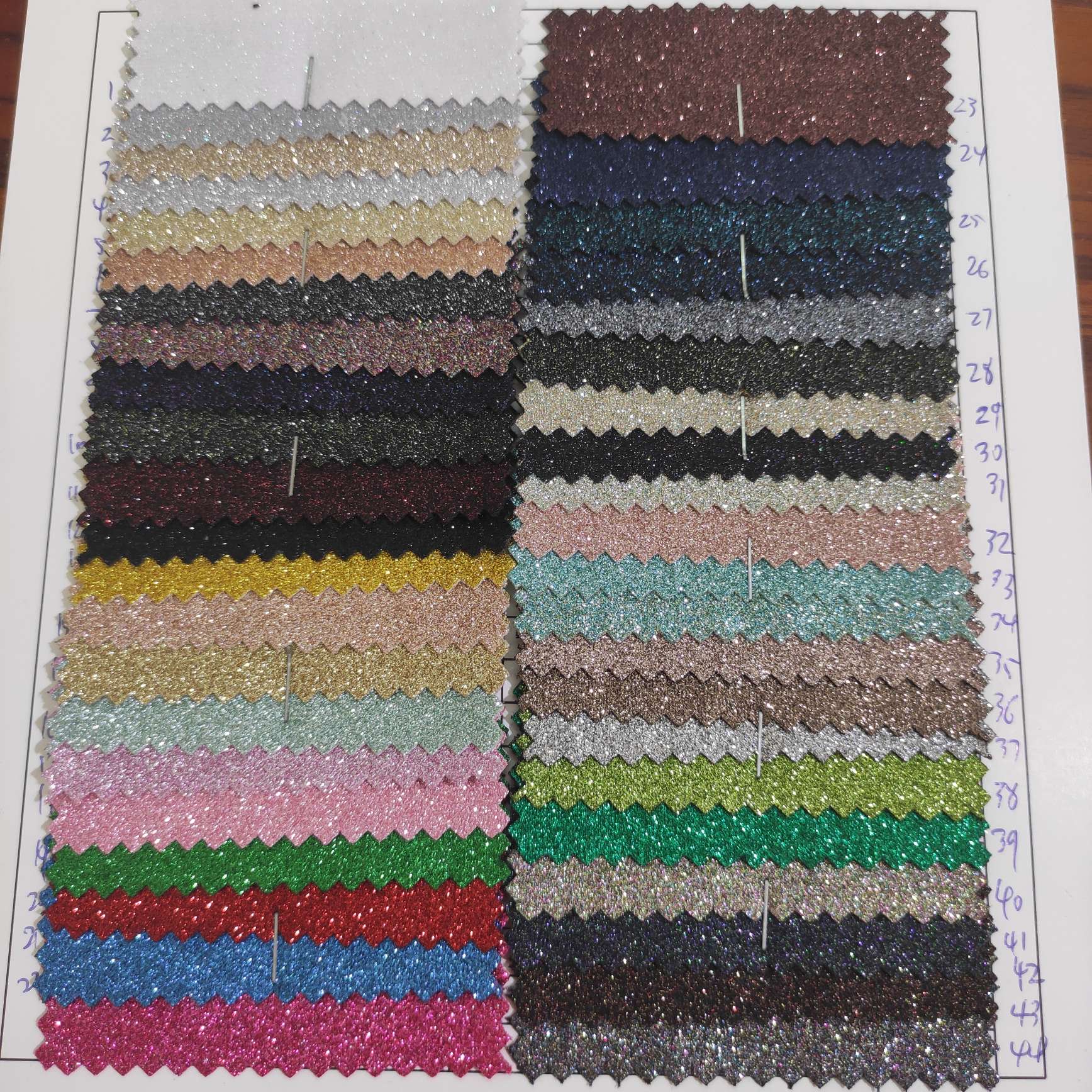 Hc161013Pu葱粉弹力底en大量现货高中低档皮革面料厂家直销热销新款