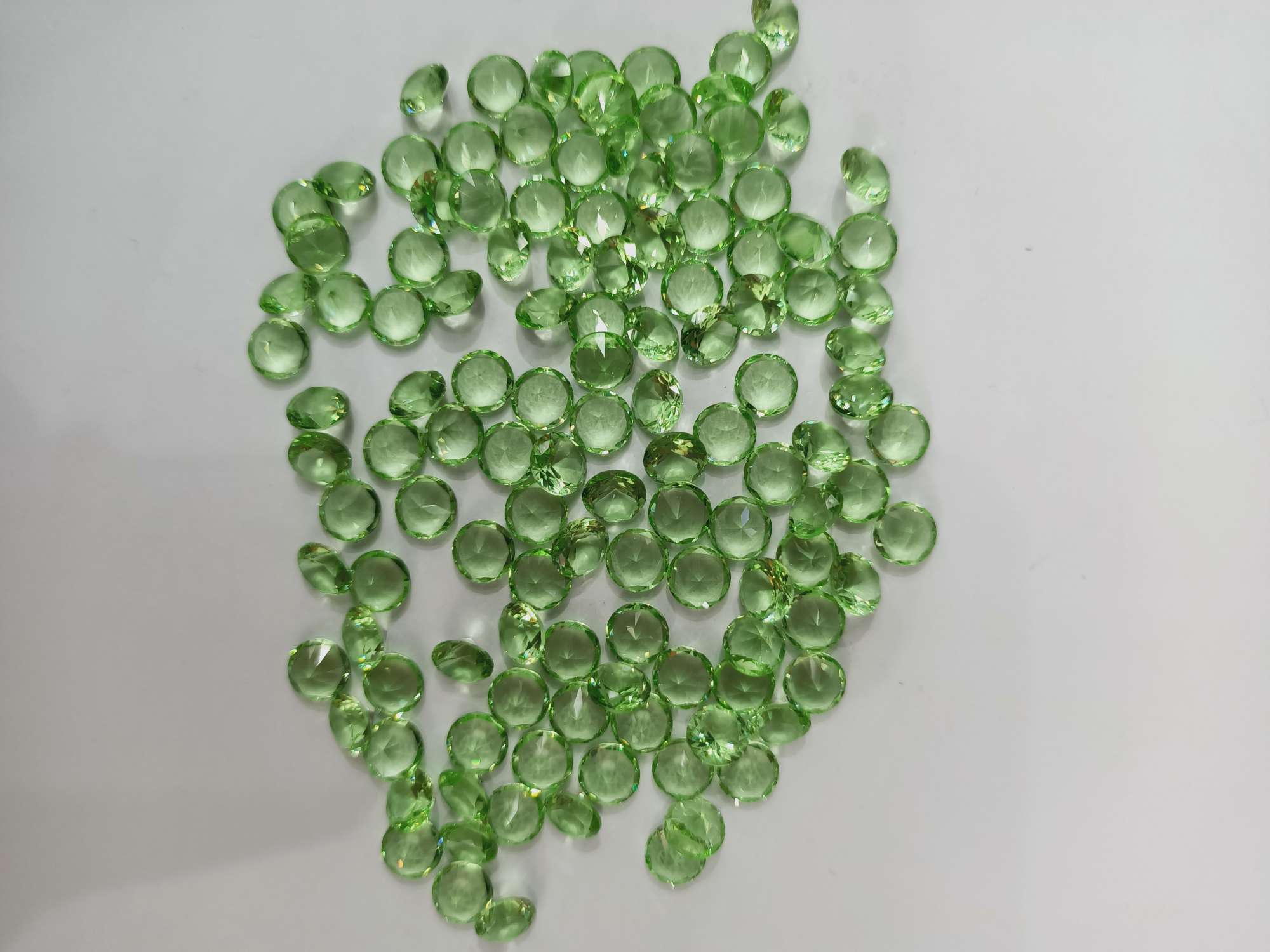 Light green zircon thumbnail
