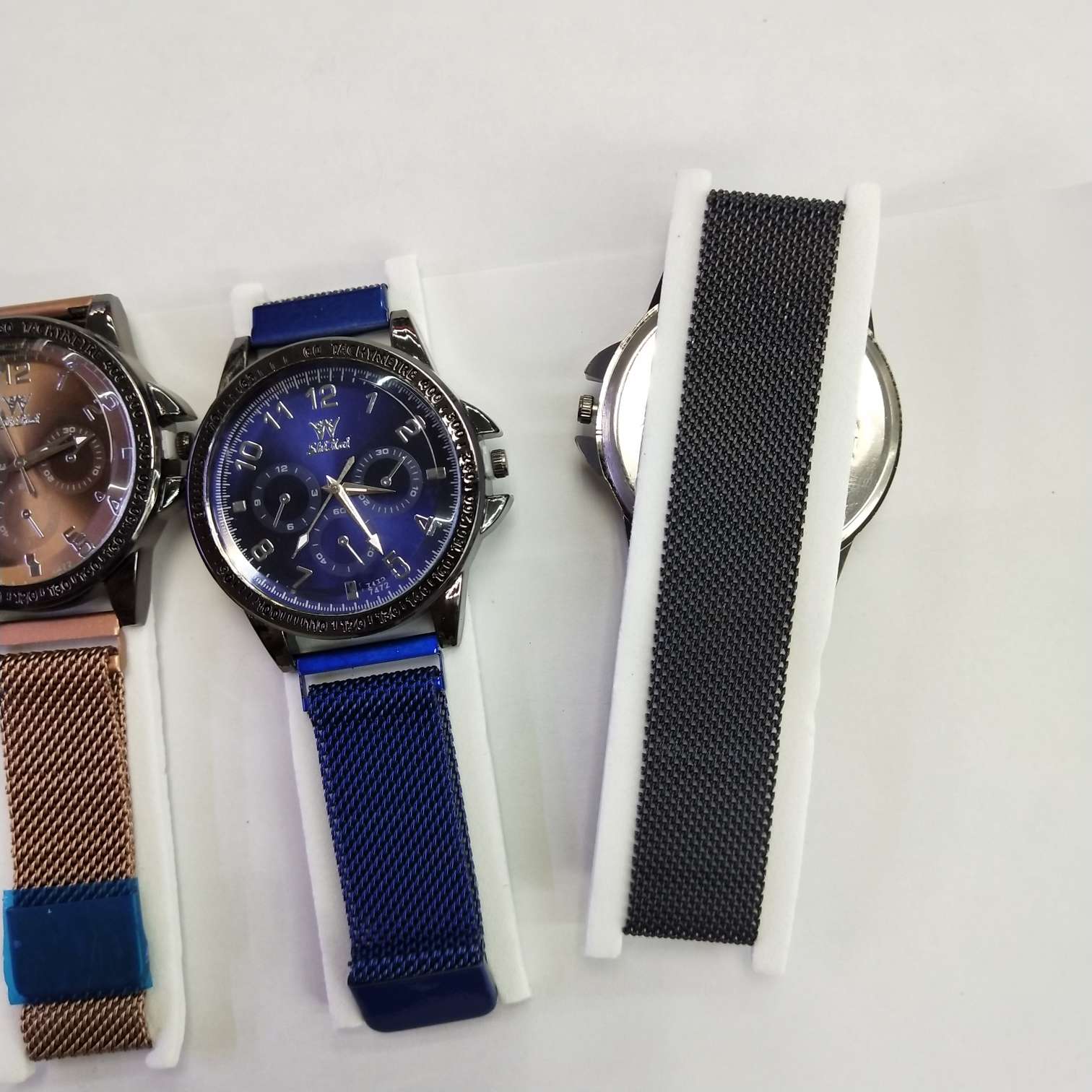 Premium fashionable magnetic adult watch in four colors Specification image