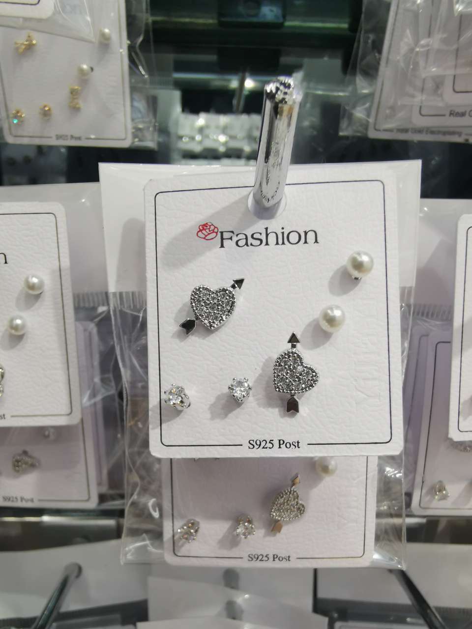 One cut pierces through three pairs of ear studs