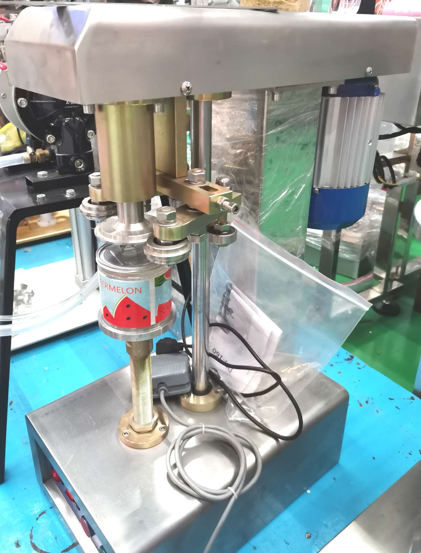 Hengkai Packaging Machinery's electric can sealer is of high quality and operates with integrity Specification image
