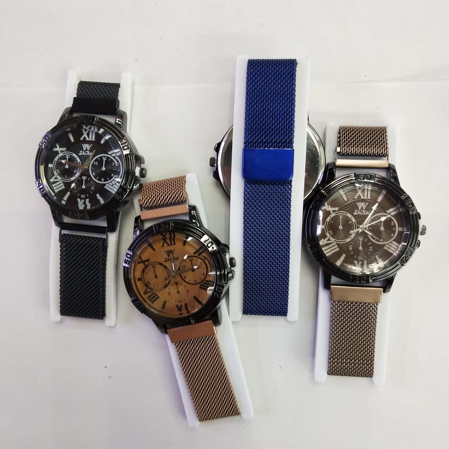 精品时尚磁铁表成人手表四色大表盘罗马字符细节图