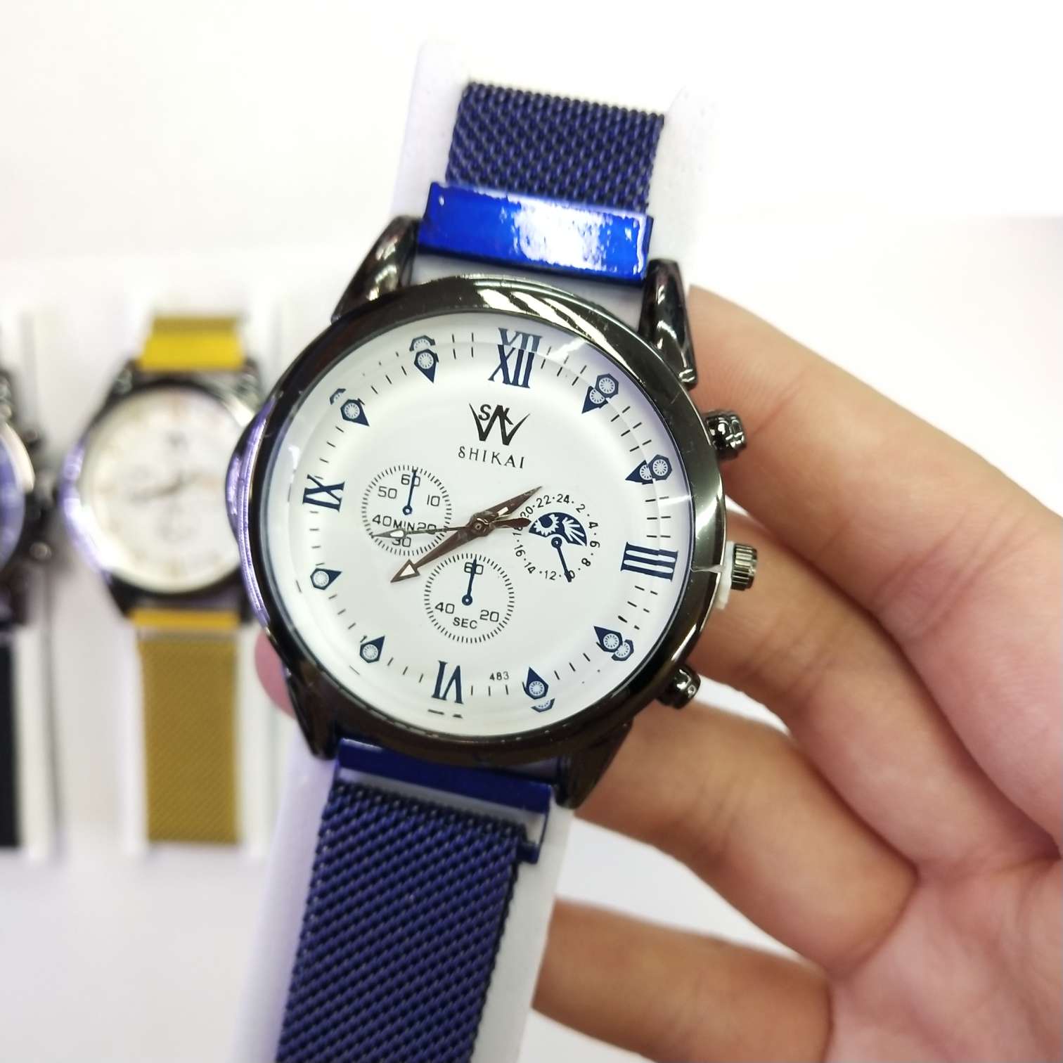 Premium fashion watch, adult watch, four-color large dial metal watch details Picture
