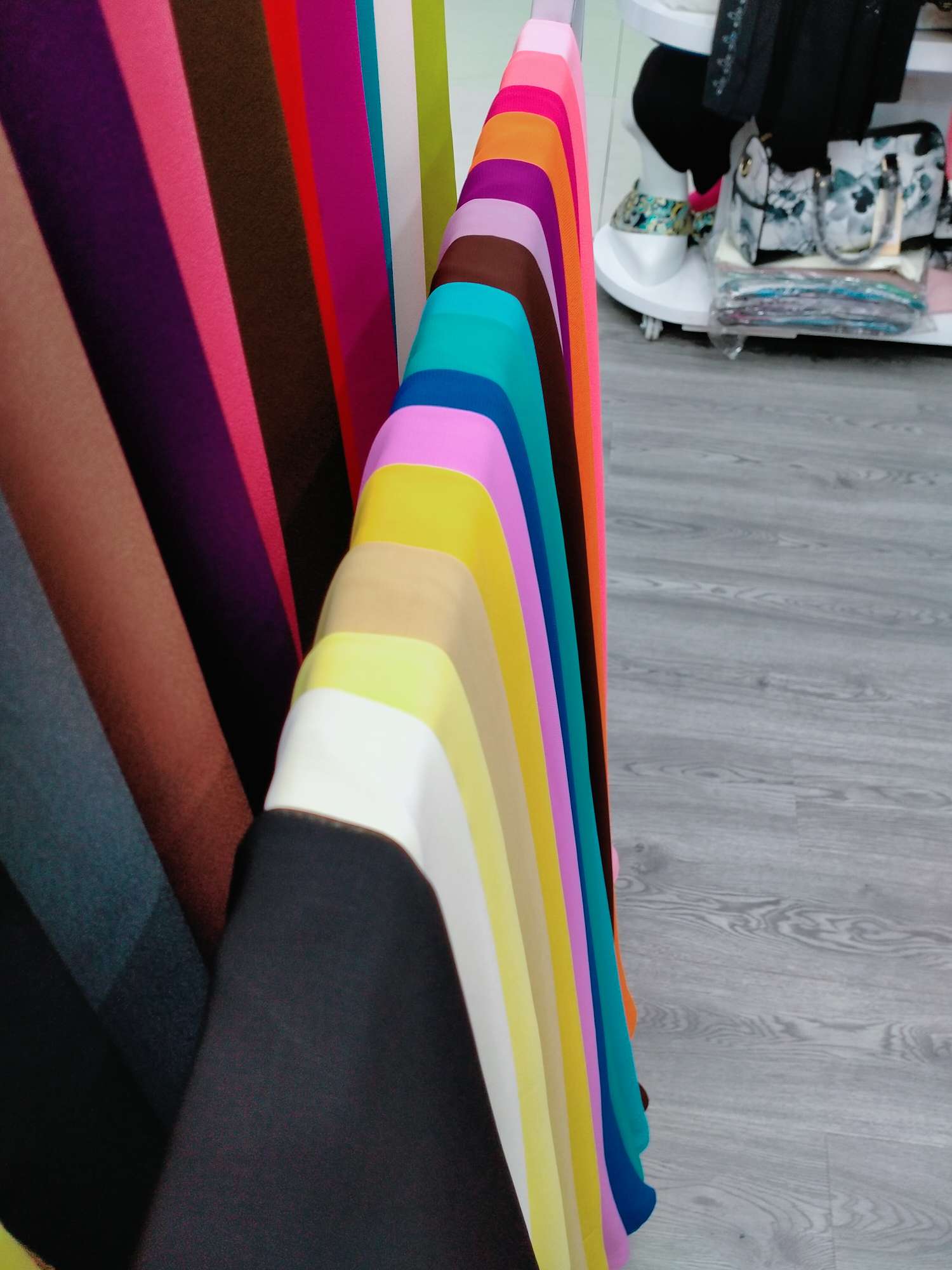2020 Muslim headscarf chiffon plain long scarves sold directly by manufacturers are optional leisure fashion scarves undefined