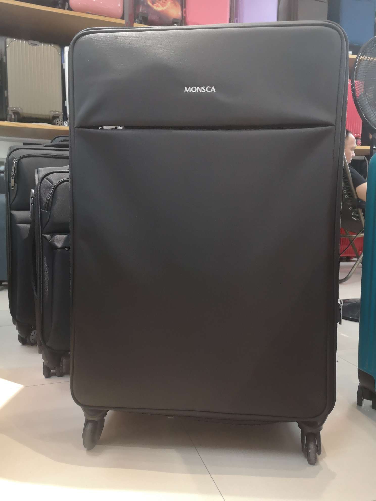 黑色尼龙拉杆箱28寸图