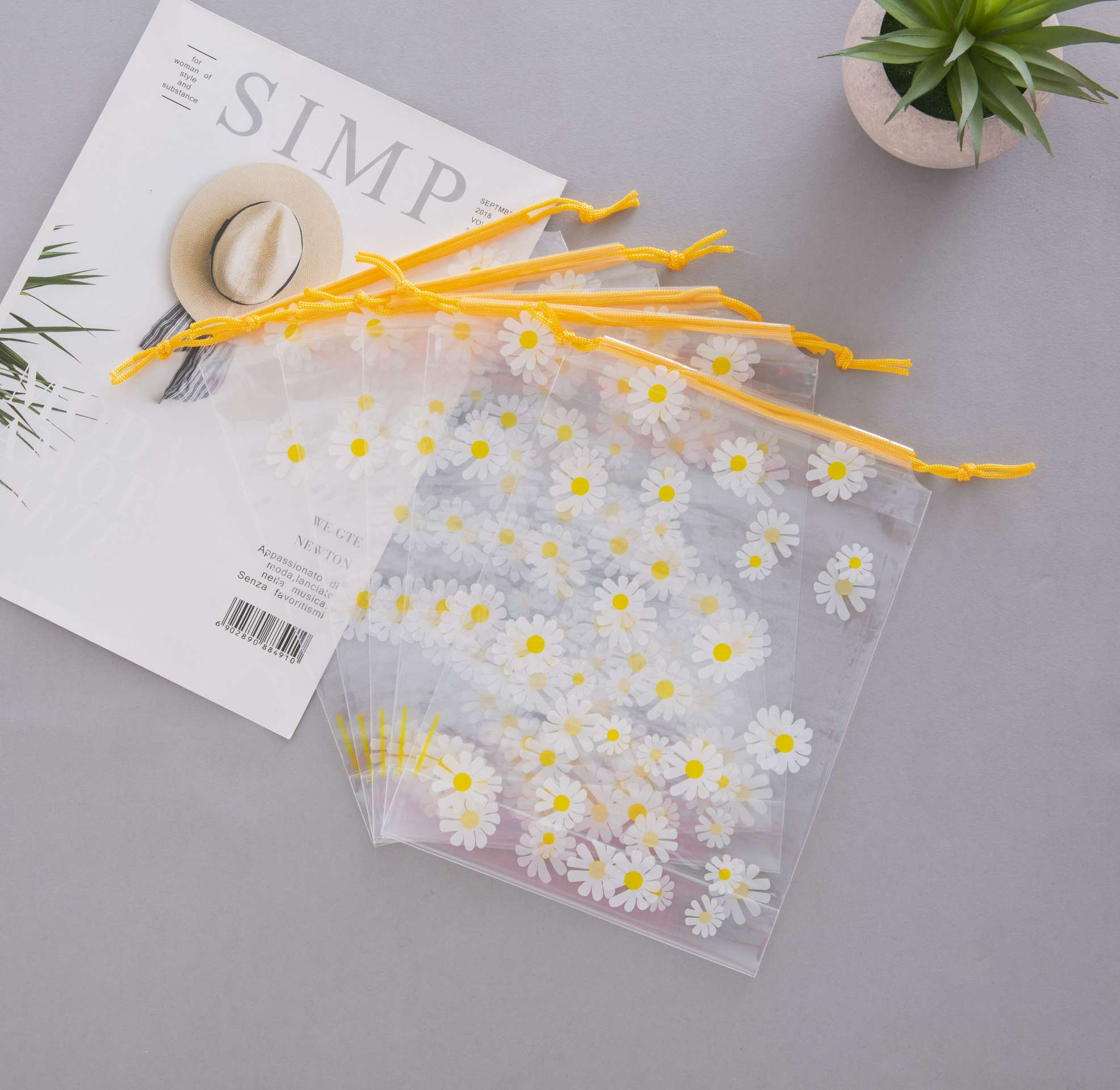 小雏菊抽绳束口收纳袋大量现货16*20