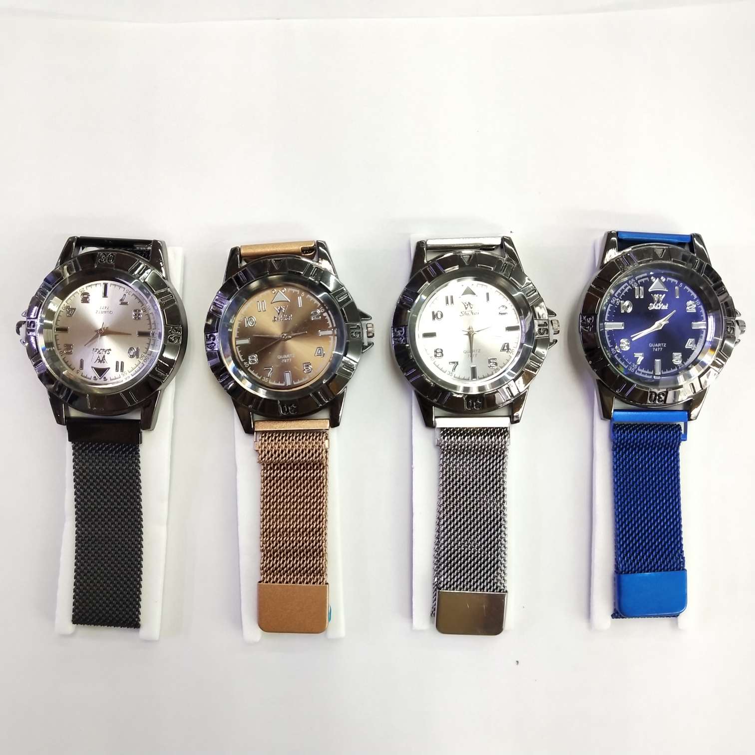 Fashionable multi-color adult watches