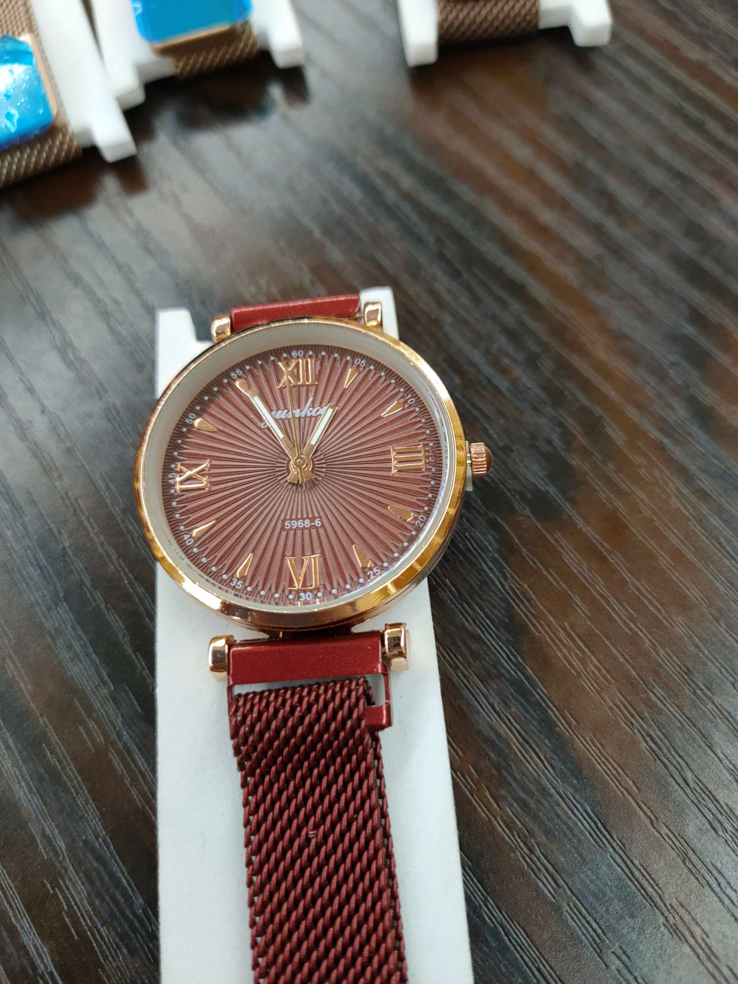 A best-selling red glass dial watch details Picture