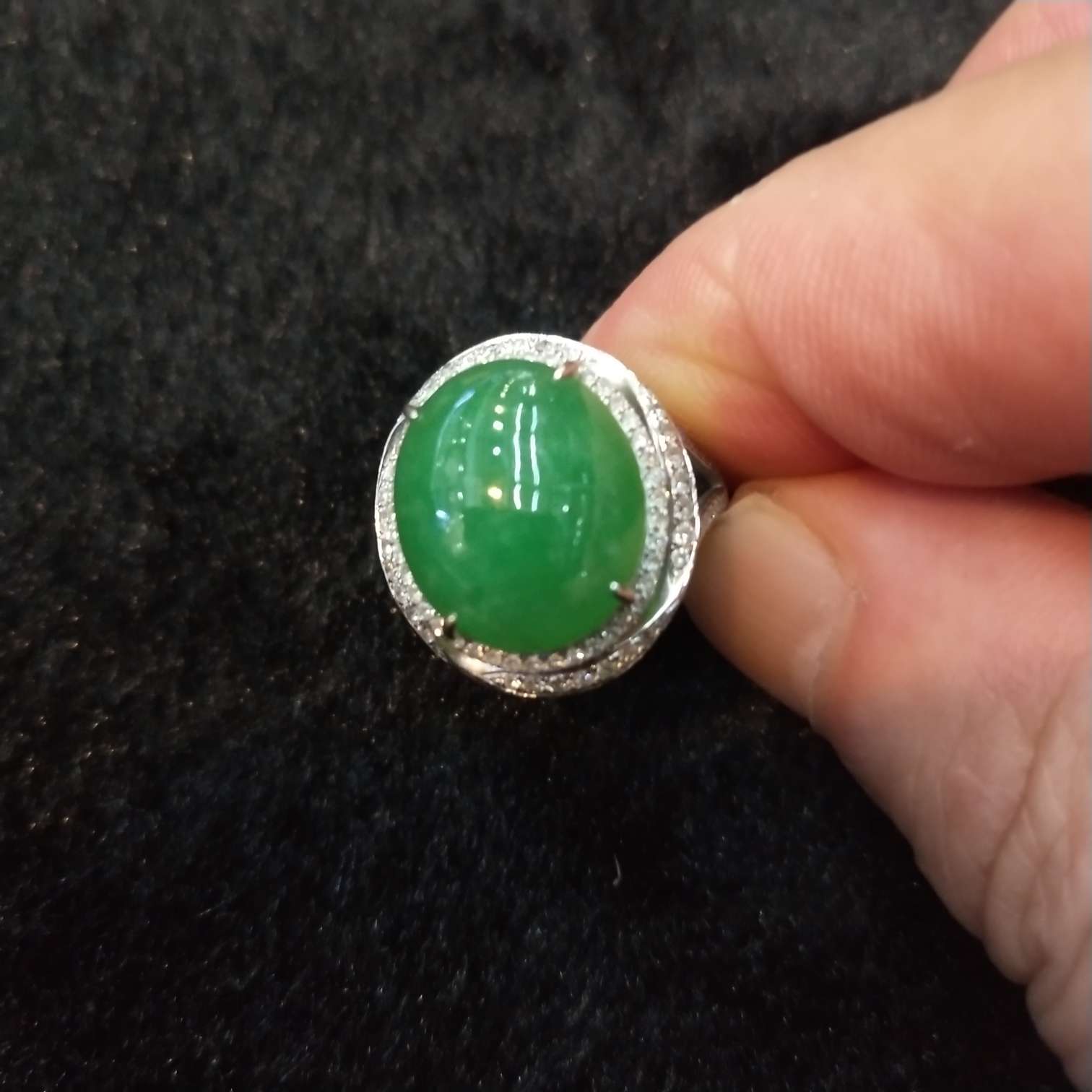 A Ying Jade Natural Jade emerald green gemstone Ring Round ring 034 details Picture