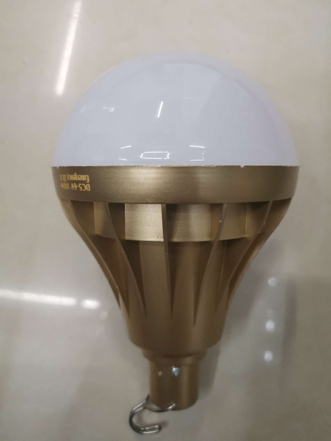 Manufacturers wholesale 100W step by step high outdoor charging emergency lights