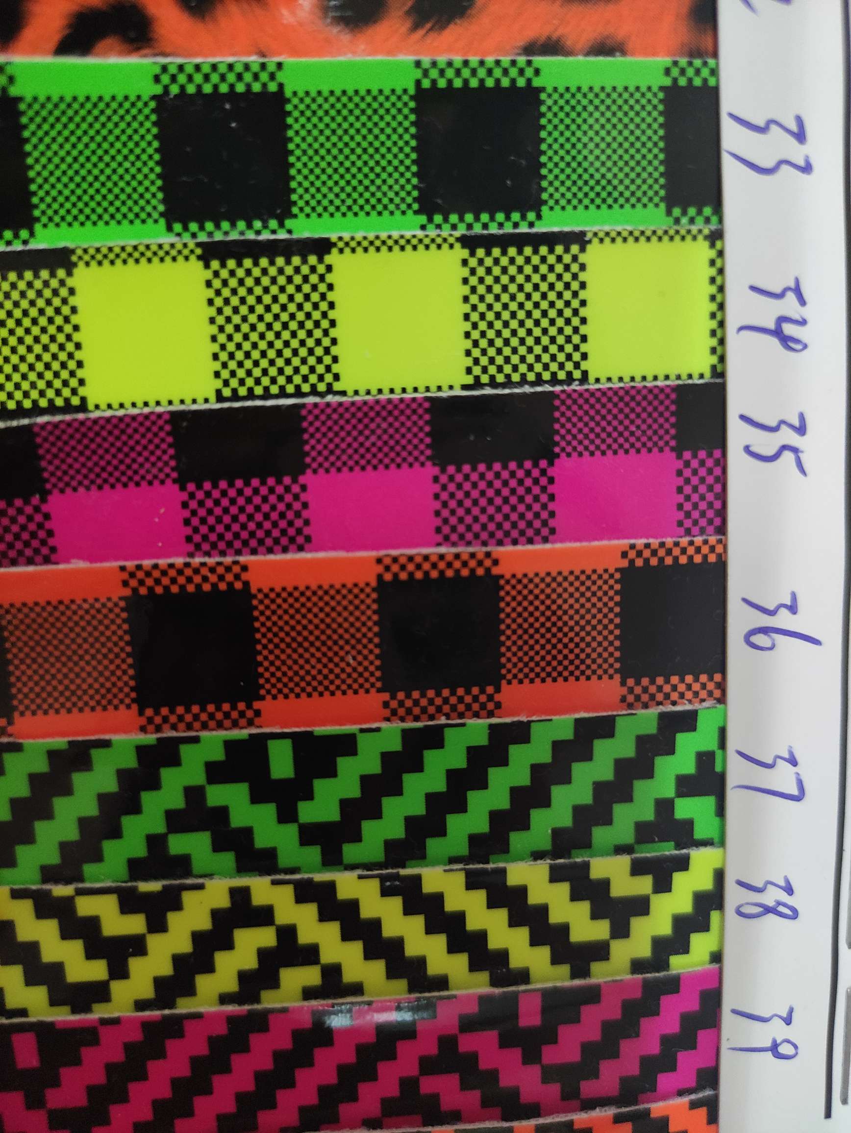 High-brightness fluorescent leather fabrics of high, medium and low grades in large stock, direct sales from the manufacturer, best-selling new styles Specification image