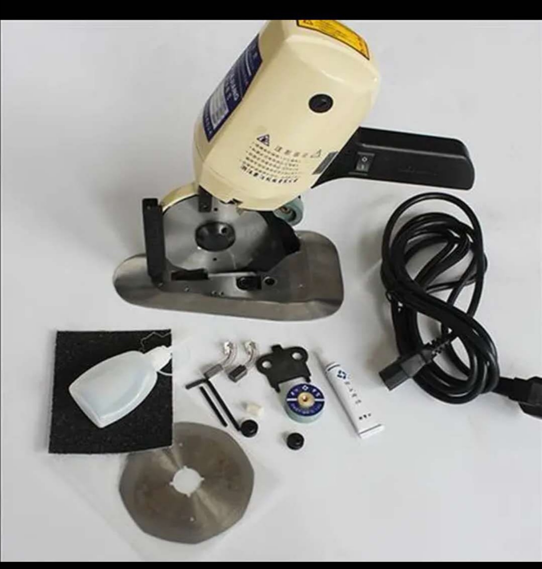 Jeongjong Lejiang YJ-100A circular knife electric scissors hand-pushed electric circular knife cutting machine, small fabric cutting machine