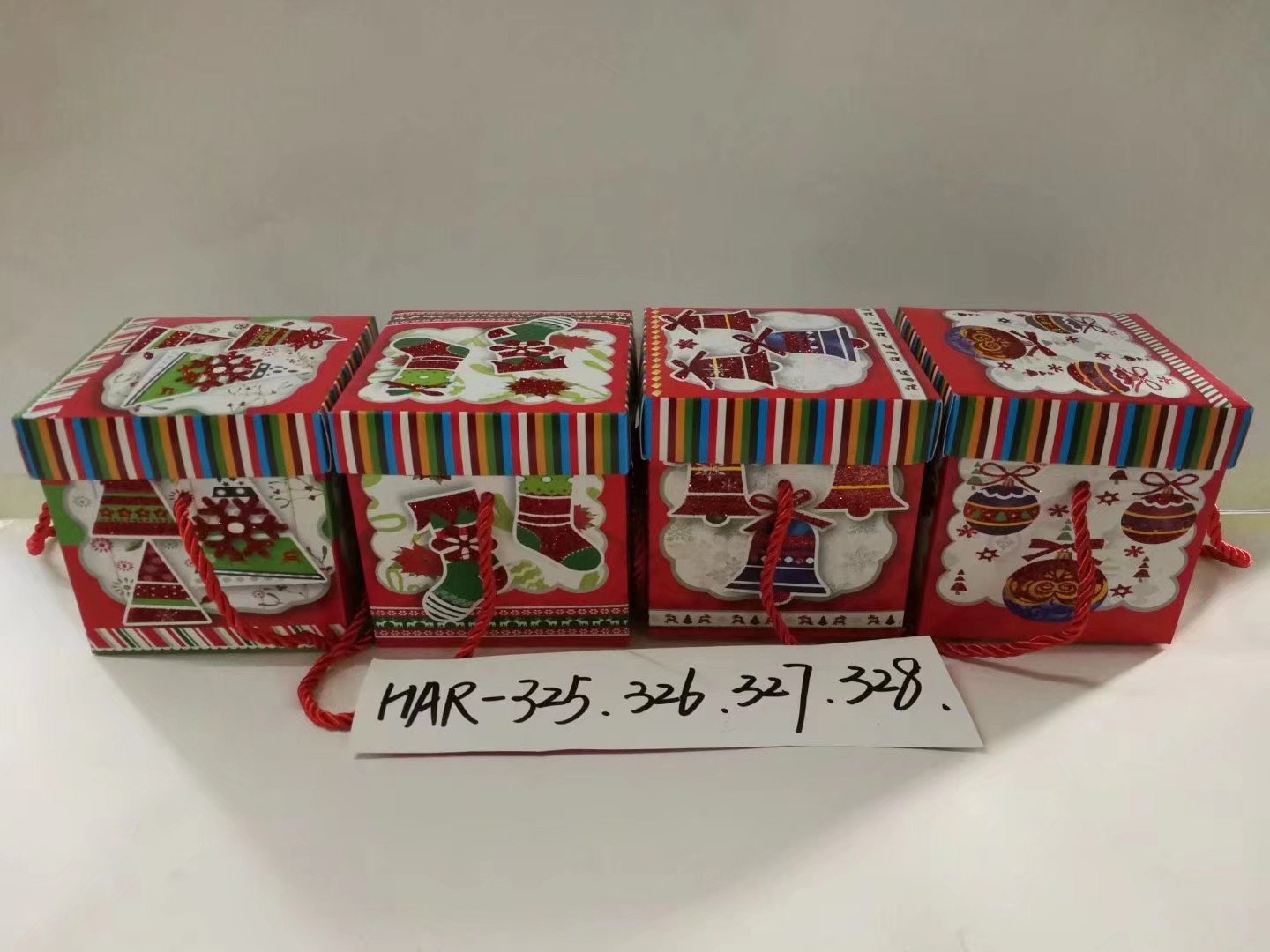 Christmas Apple Clutch Box details Picture