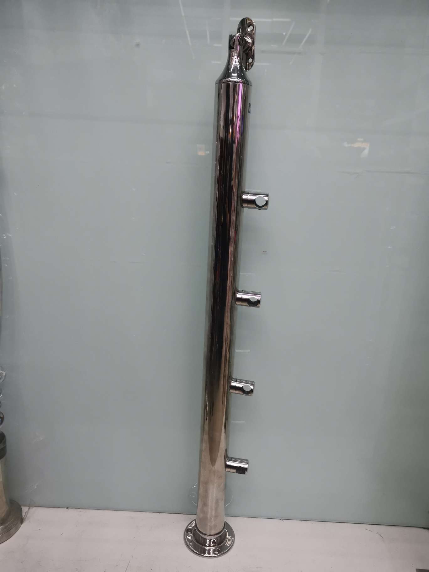 Cast four holes of light in 51 pipe column thumbnail