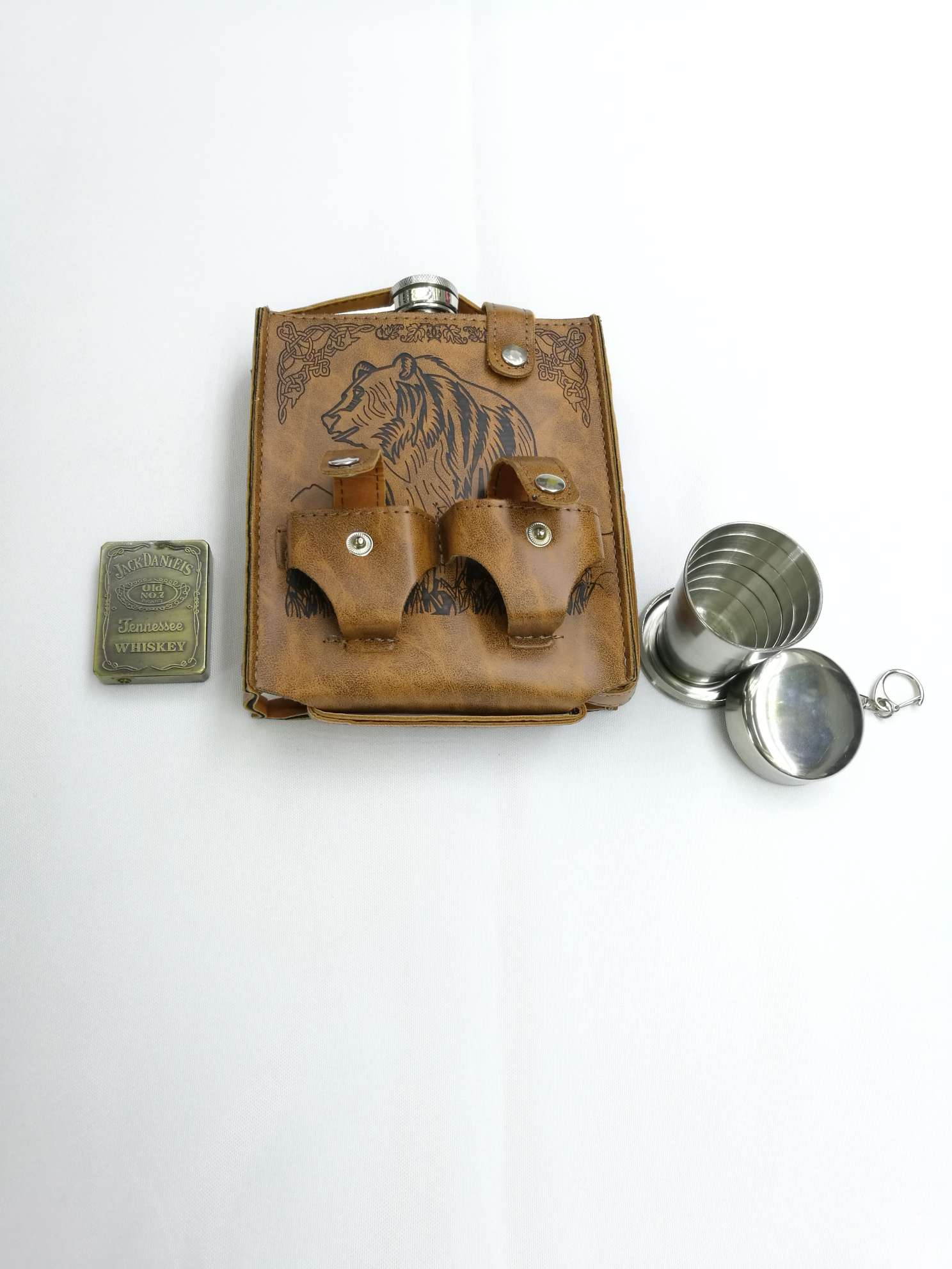 An 18 oz sante flask leather case combo thumbnail