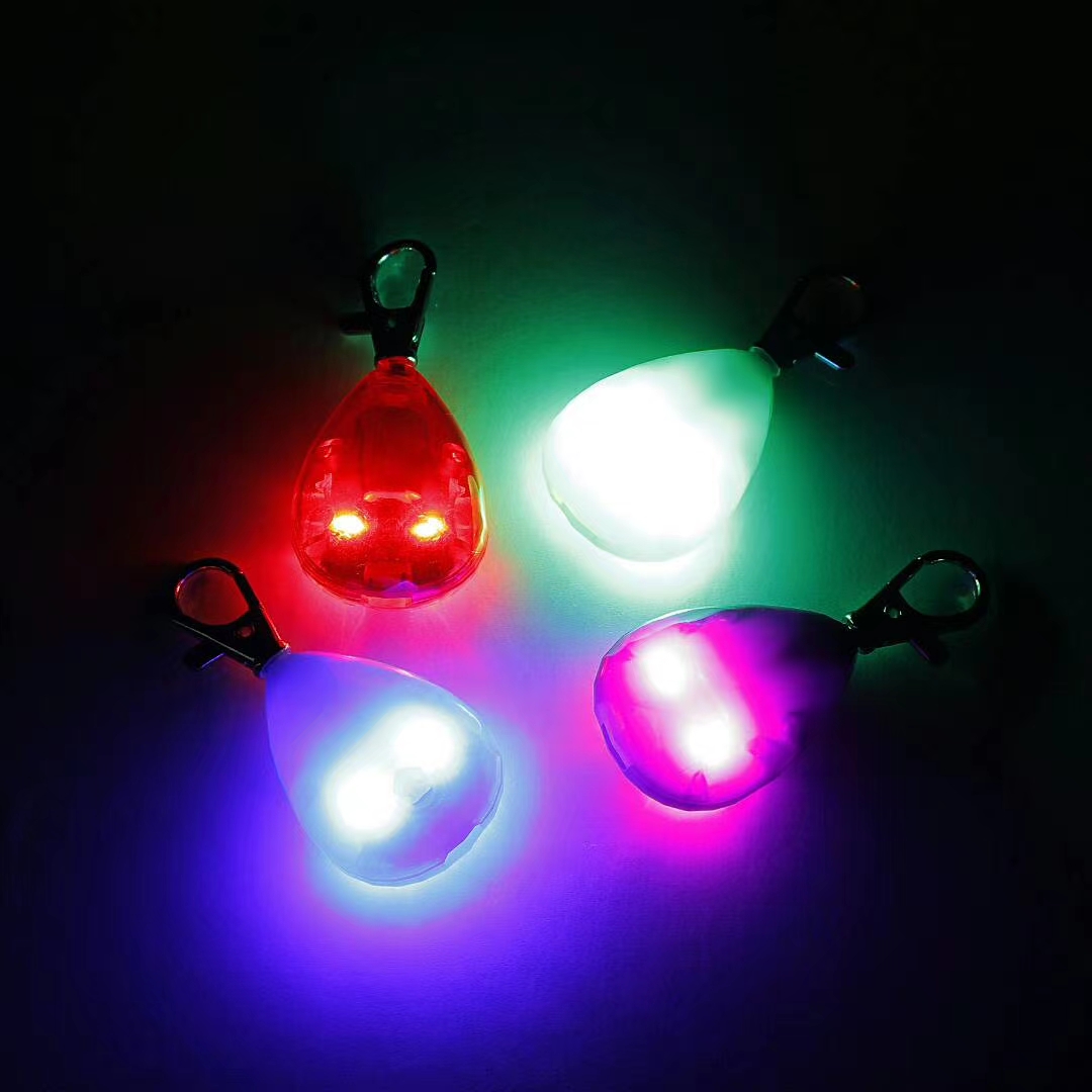 充电钻石吊坠，充电一次可用4/6小时，可循环充电500次，共四颗发光灯，超亮可见500米，宠物宝宝带上既安全又好看！详情图9