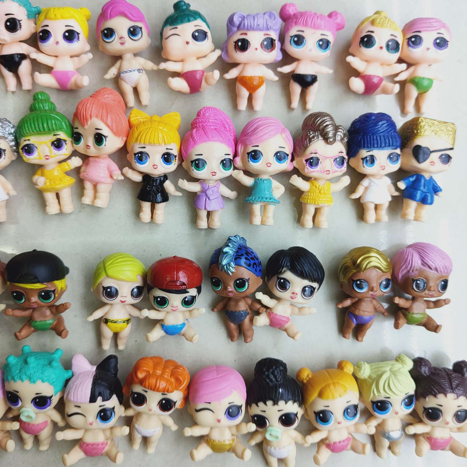 1.5-inch swimsuit surprise sitting doll bulk shipment, various styles, random shipping, cake decoration, doll figurine, sisters, girls, boys, house play toys, ornaments details Picture