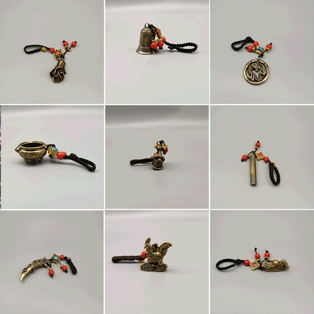 Keychain, cabbage, six-character bell, coiled dragon, small incense burner, small rooster, ingot, snake head, animal pendant