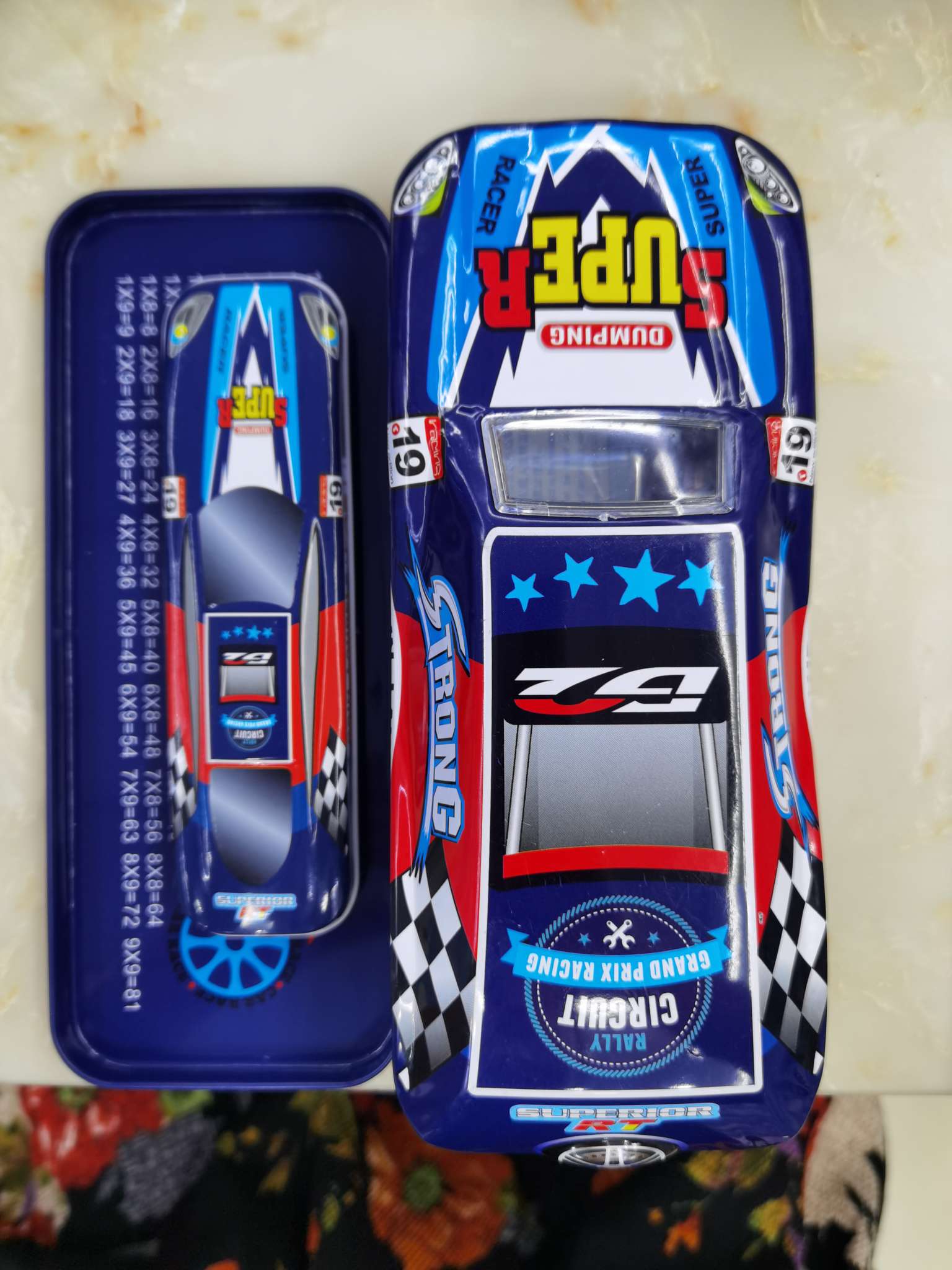 汽车子母文具盒，喜欢可以先咨询客服细节图