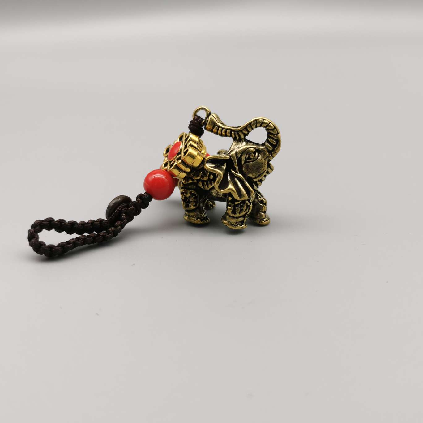 Copper keychain, copper monkey axe, God of Wealth, antelope, elephant, qilin, sika deer, coiled dragon God, Buddha's hand undefined