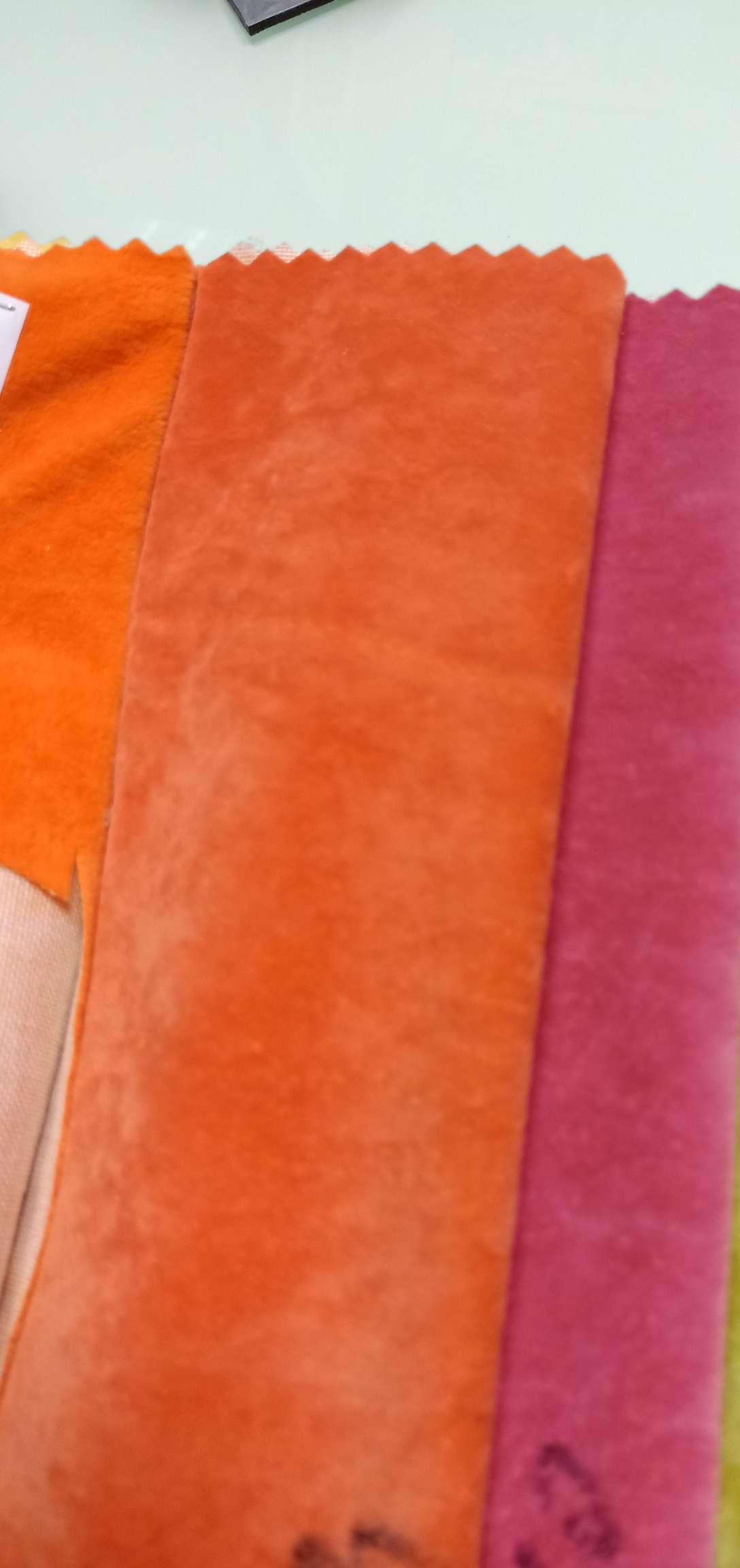 All kinds of medium and high-end flocking, ice flower flocking, Korean flocking, sequins, linen, velvet, diamond flocking, faux leather flocking, corduroy, deerskin flocking, double-sided flocking, Dutch flocking, Shure flocking, suede flocking, plain flocking Specification image