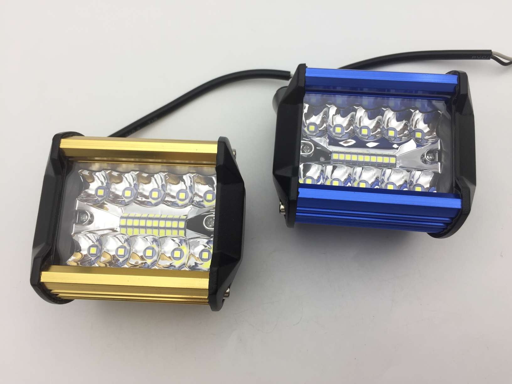 三目工作灯产品图