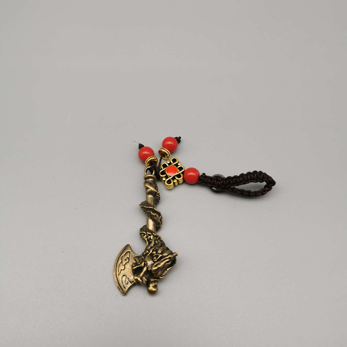 Copper keychain, copper monkey axe, God of Wealth, antelope, elephant, qilin, sika deer, coiled dragon God, Buddha's hand Application Scenario
