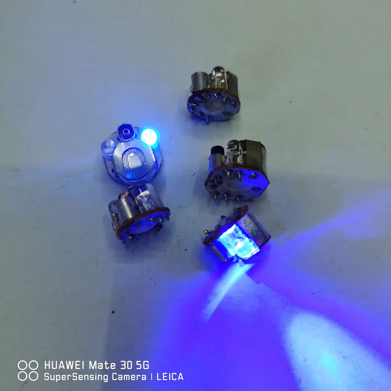 LED灯具制造设备实物图