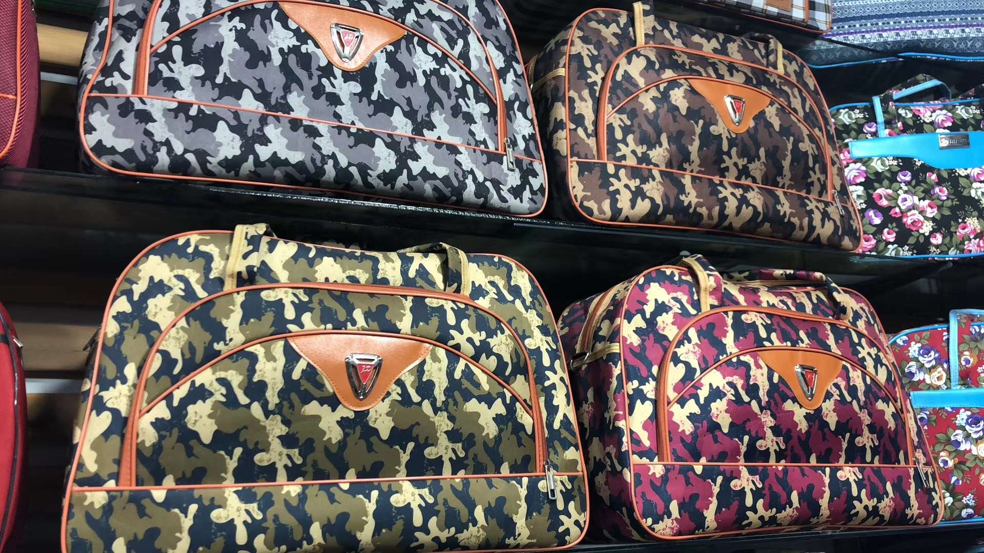 迷彩旅行包大容量包