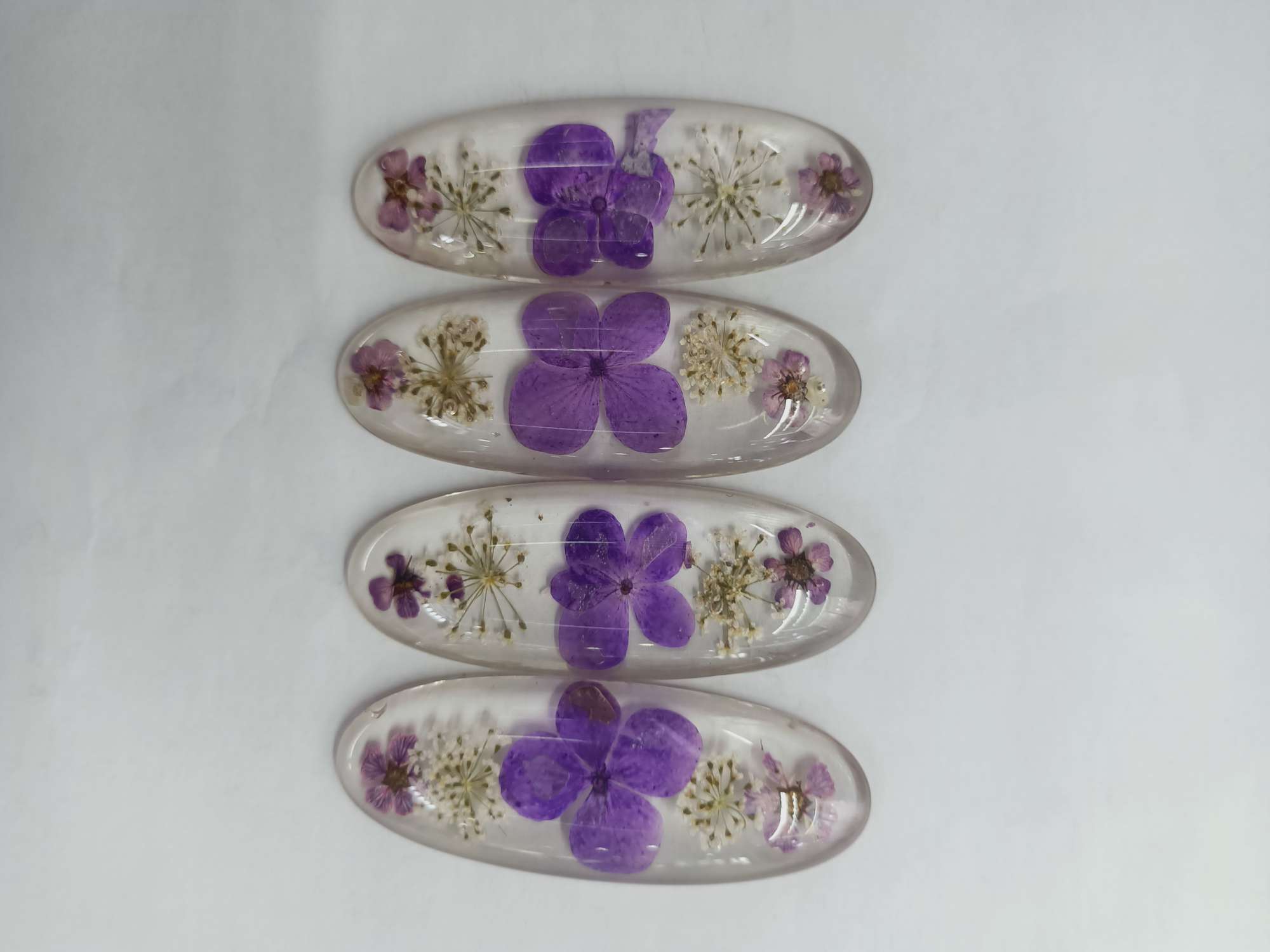 Hairpin accessories with dried flowers
