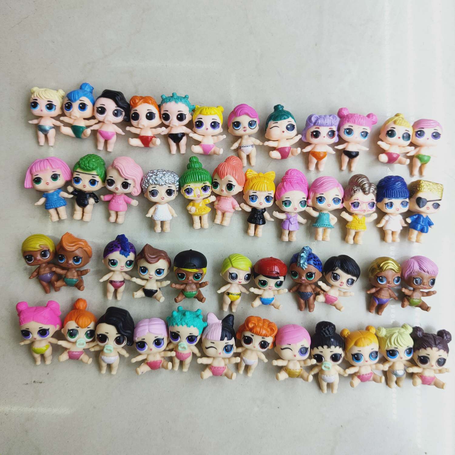 1.5-inch swimsuit surprise sitting doll bulk shipment, various styles, random shipping, cake decoration, doll figurine, sisters, girls, boys, house play toys, ornaments Specification image