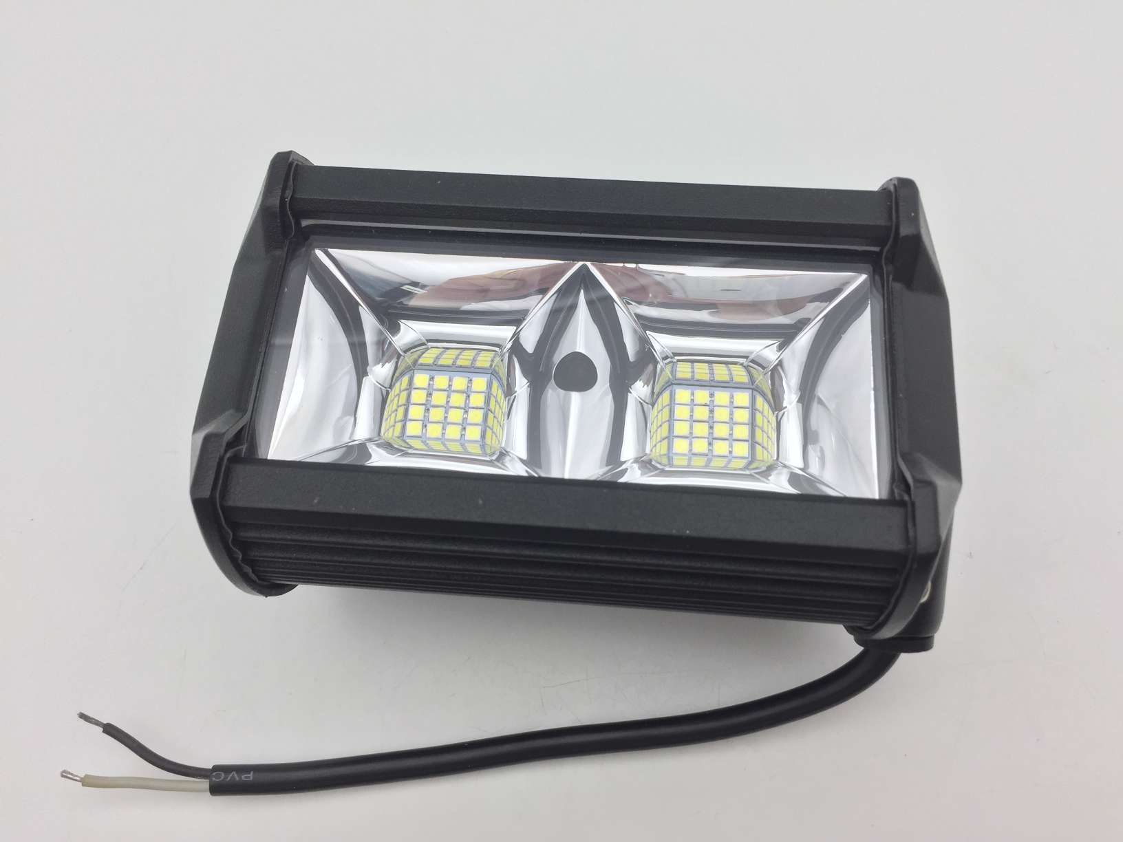 三目工作灯细节图