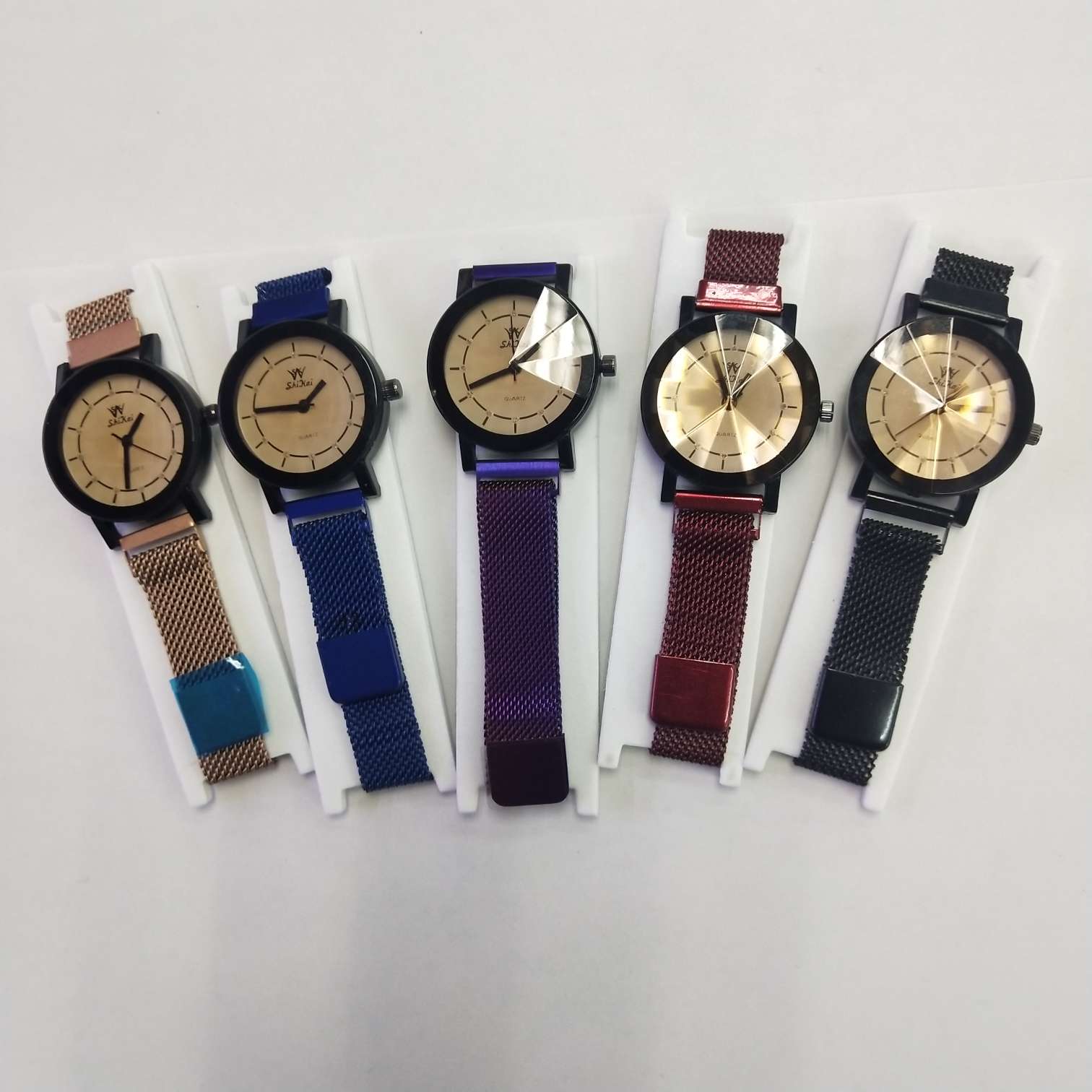 Fashionable magnetic women's watch Specification image