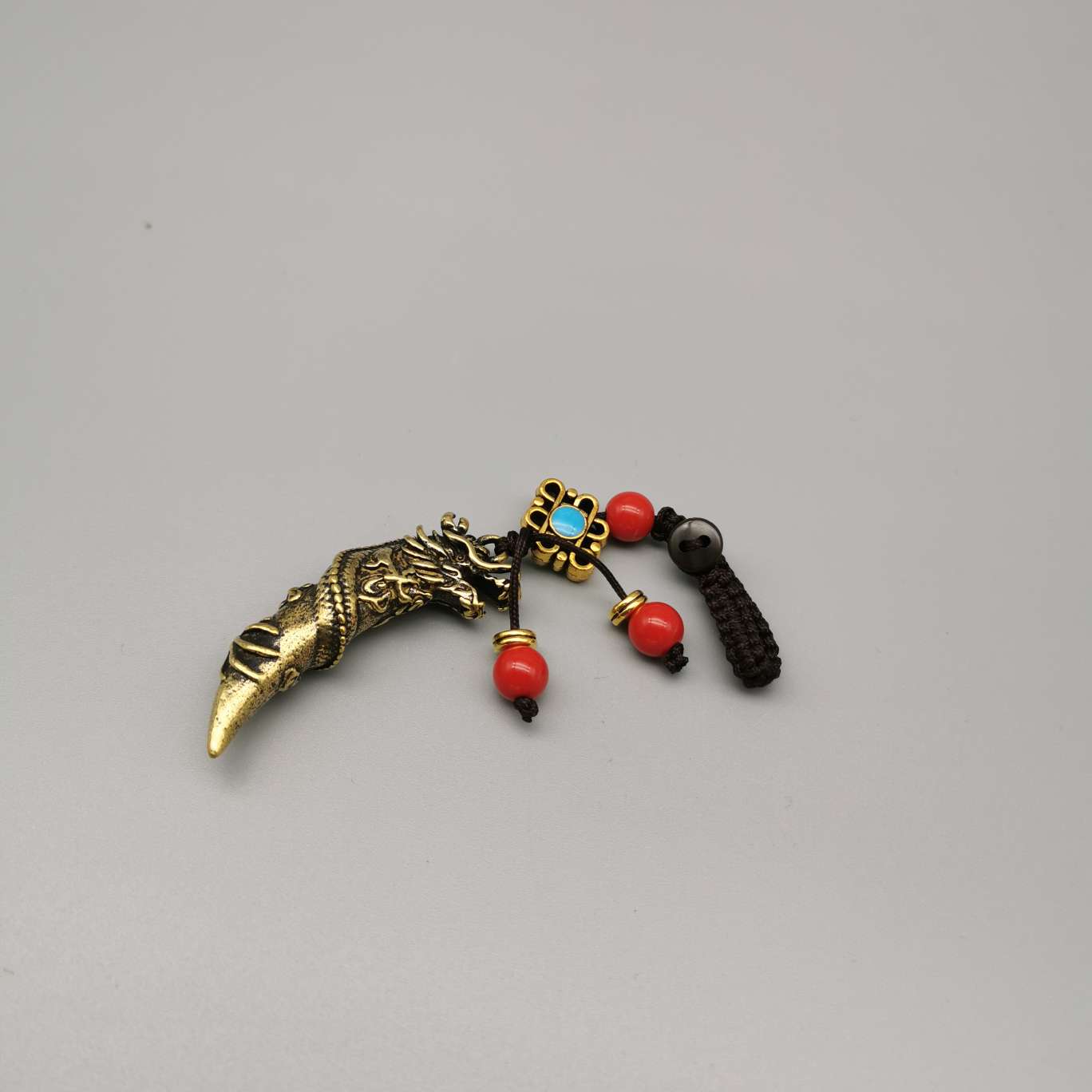 Keychain, cabbage, six-character bell, coiled dragon, small incense burner, small rooster, ingot, snake head, animal pendant details Picture