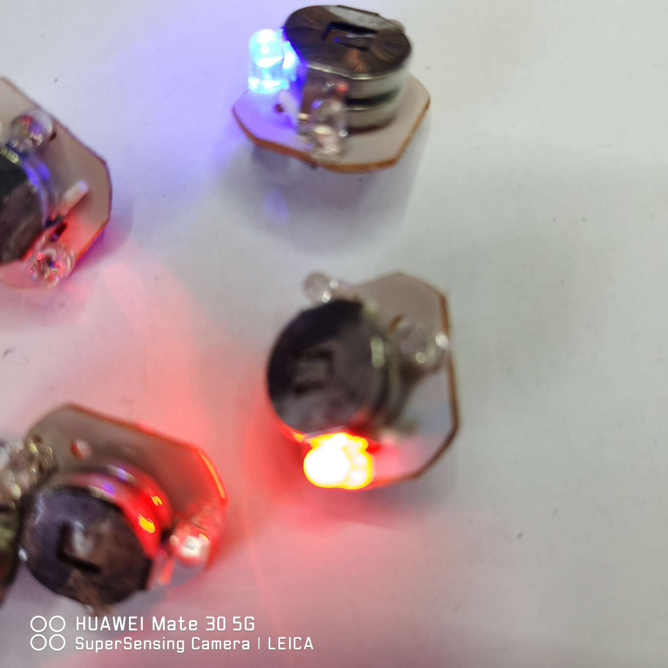 led灯电子配件玩具配件手表灯产品图