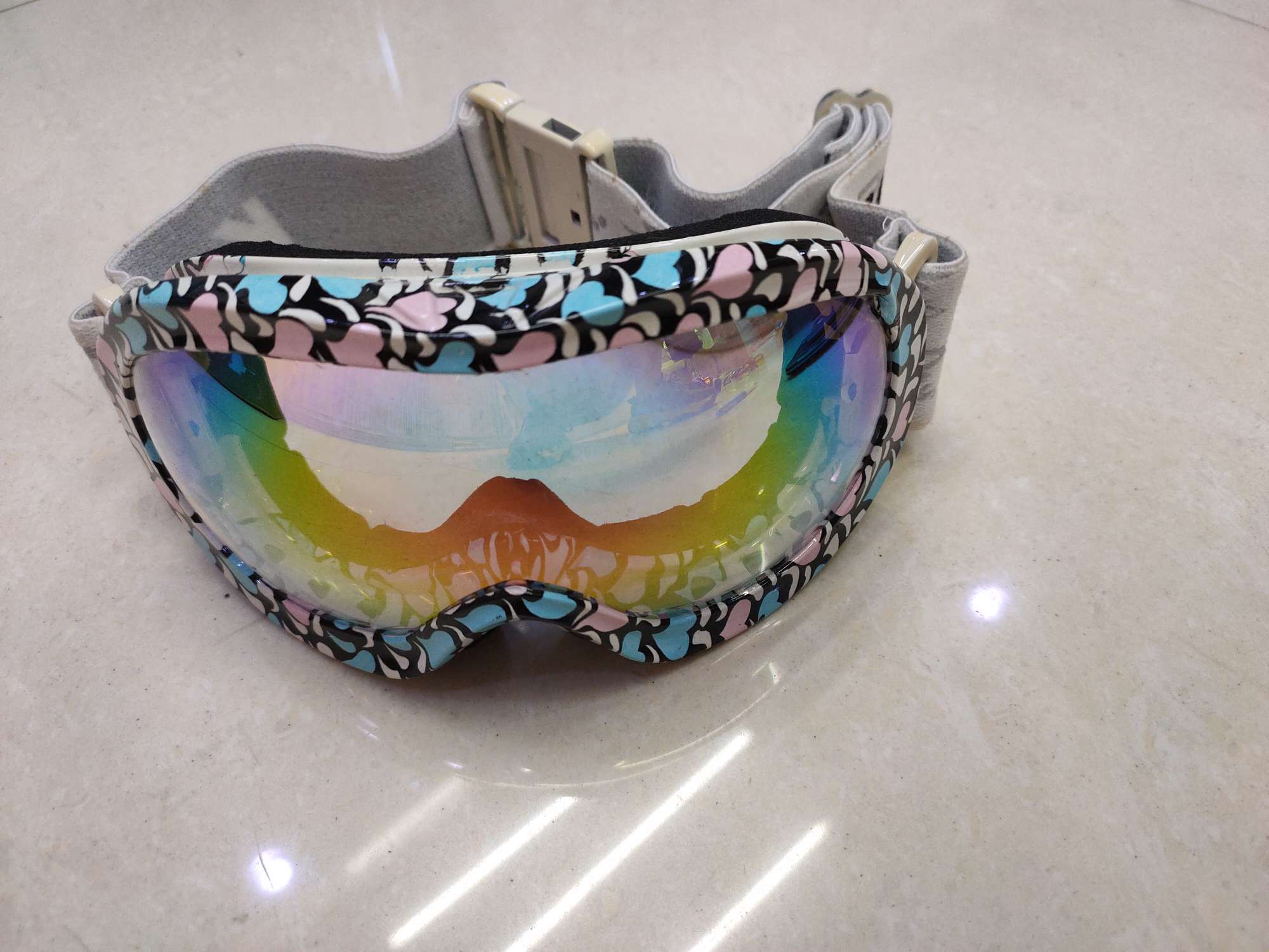 811059 ski goggles thumbnail