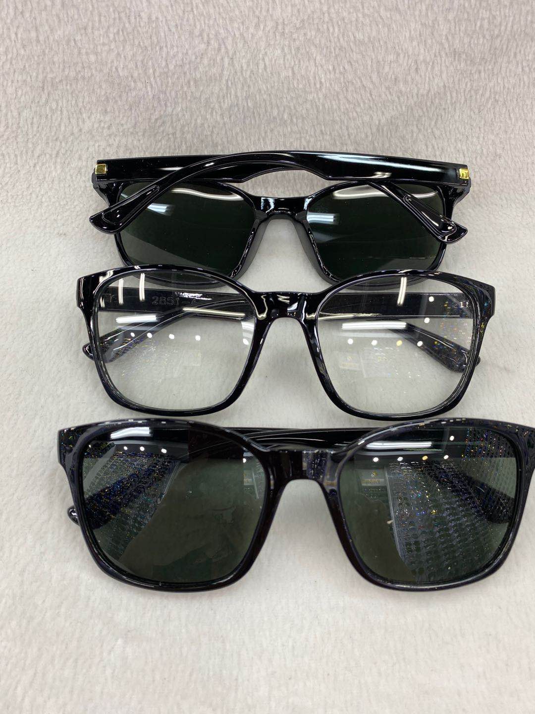 The new Korean version is versatile with sun glass mirrors
