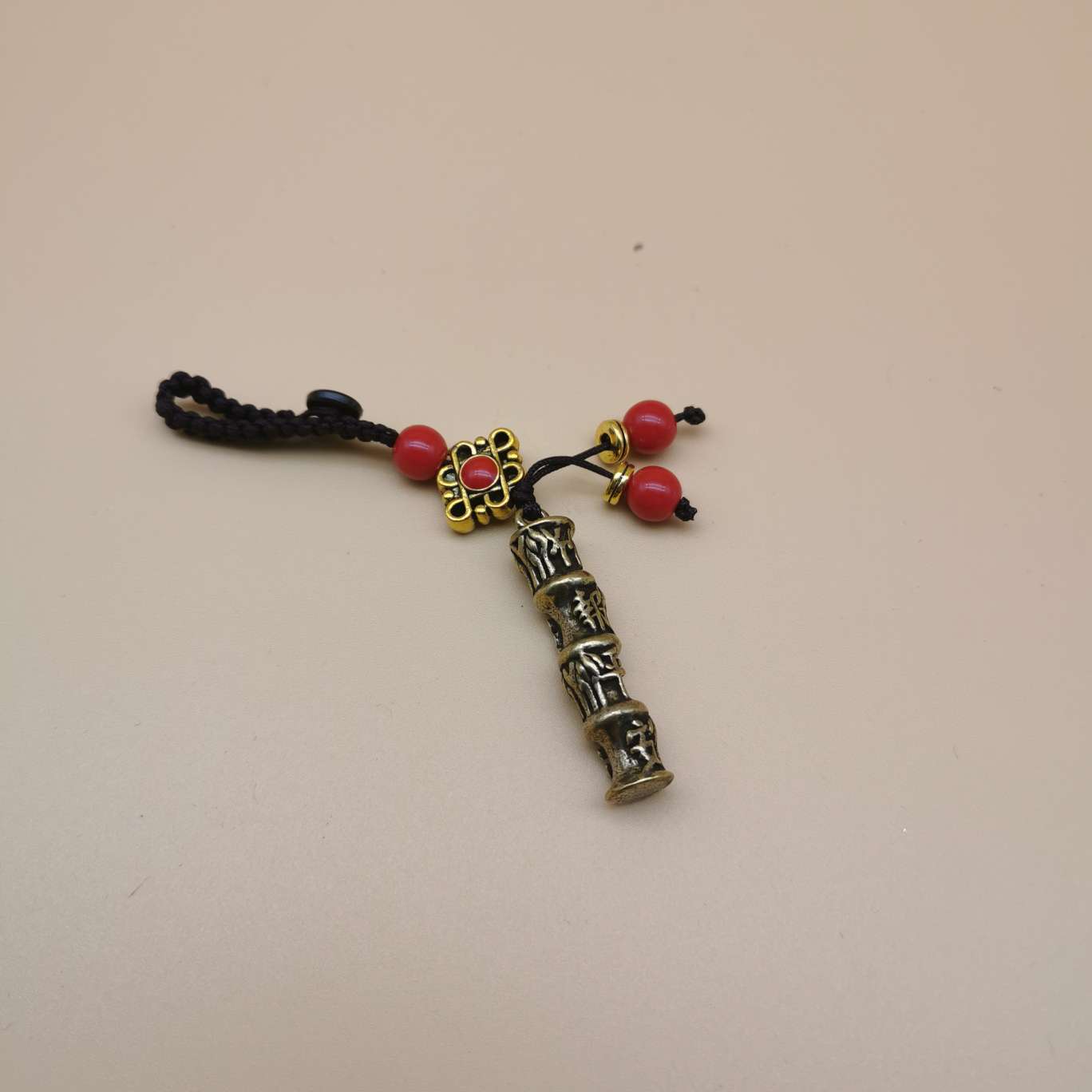 Wholesale of copper keychains, copper oxen and geckos, combs, dustpans, copper swords and small copper items from street stalls undefined