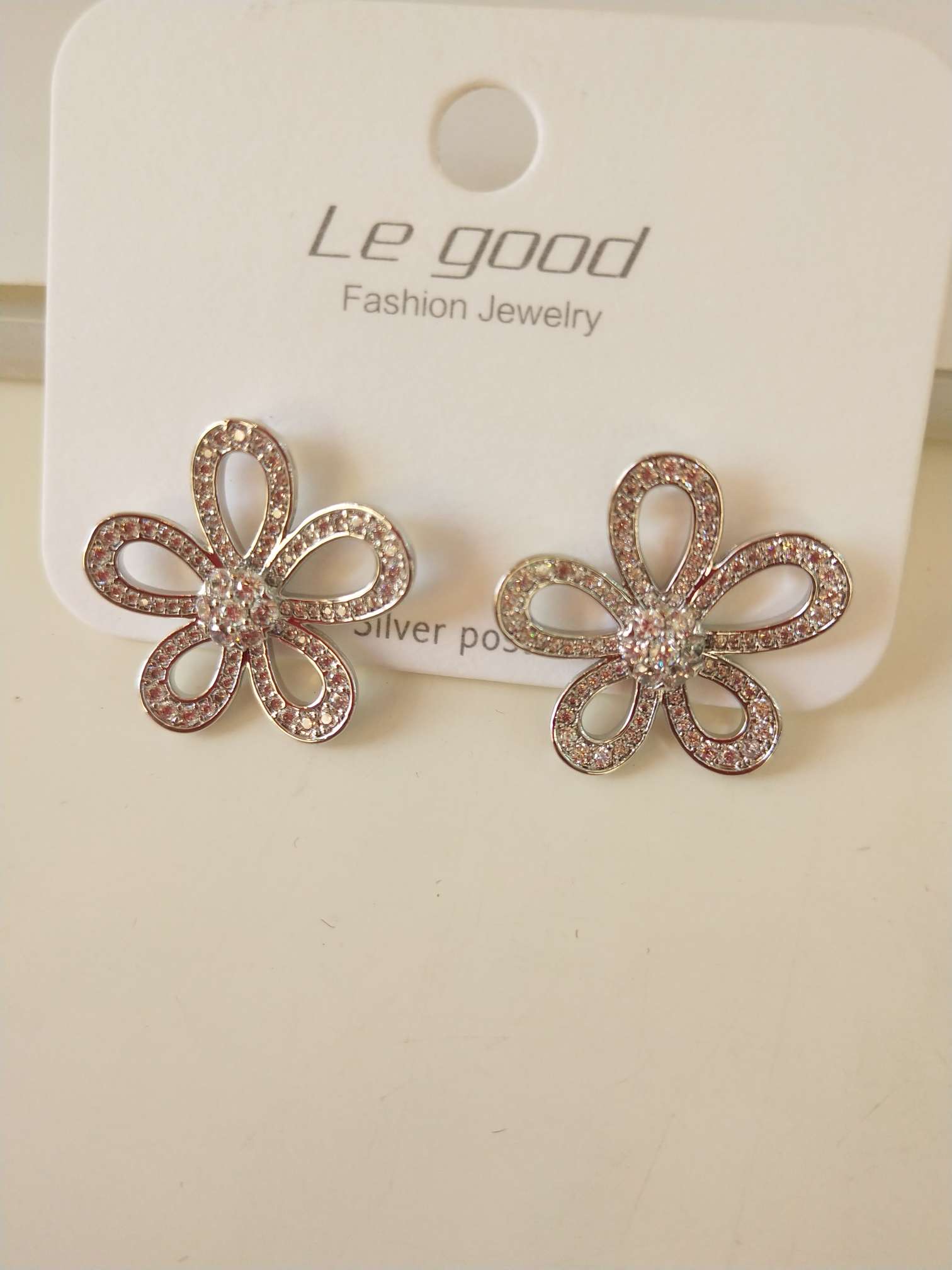 Versión coreana flor zirconia pendientes estilo 925 aguja de plata