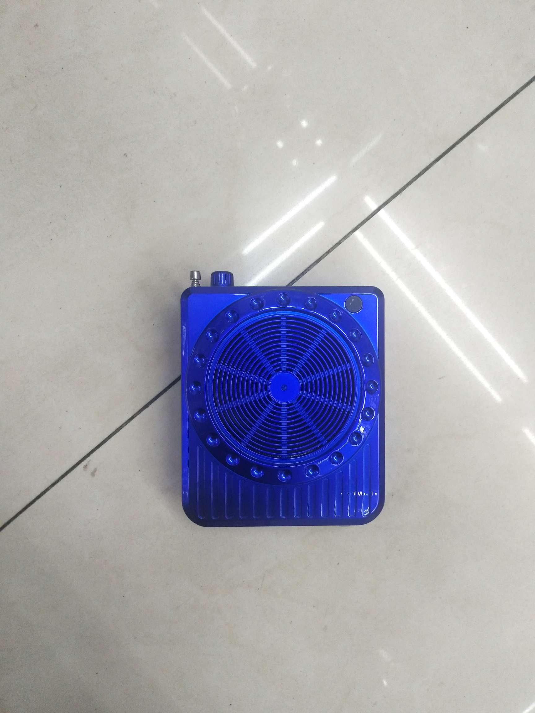 Q83 Amplifying card radio Application Scenario