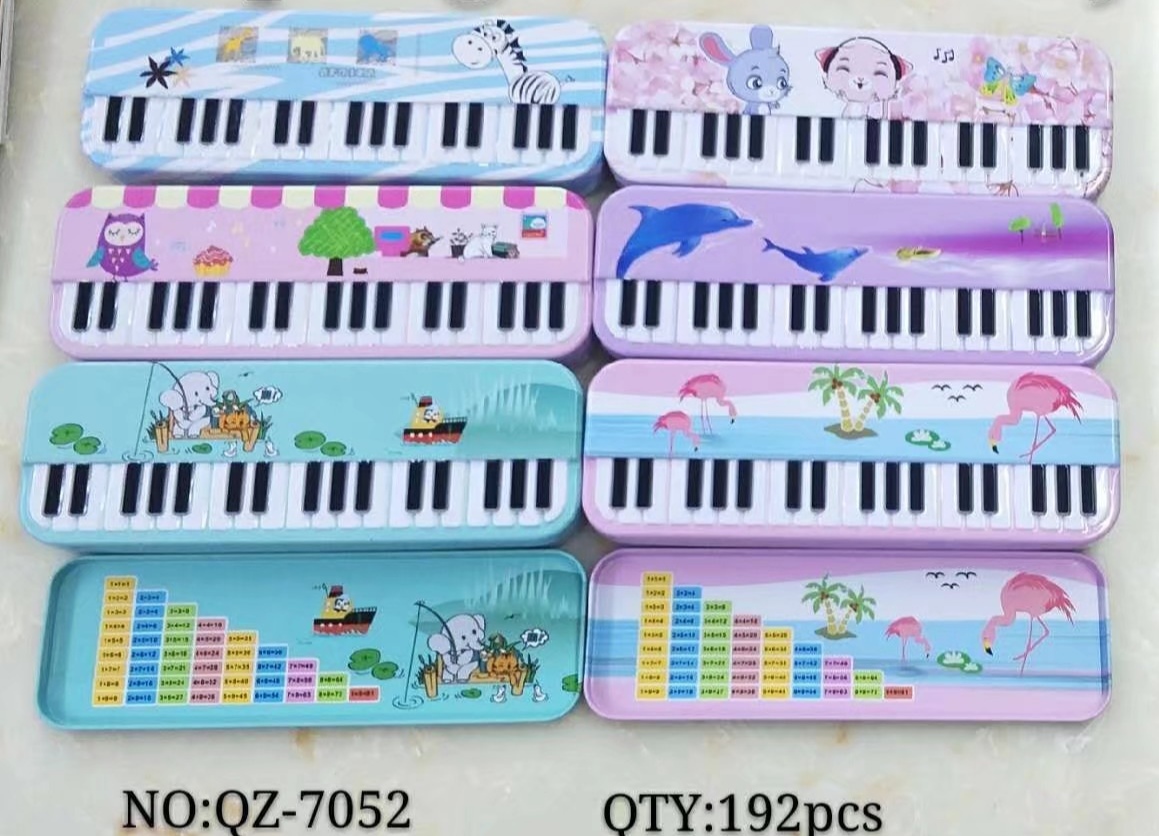 Tinplate piano pencil-case thumbnail
