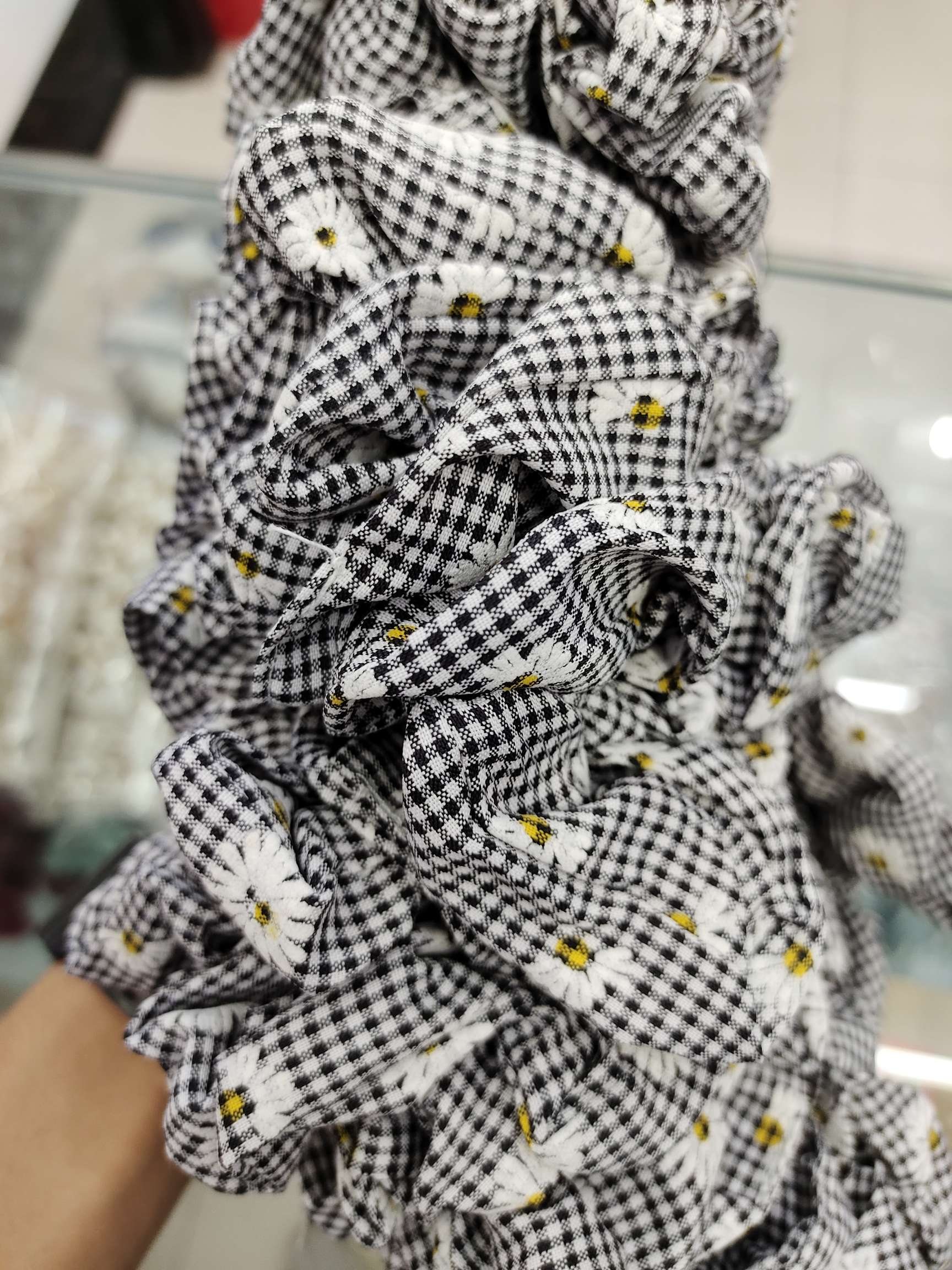 Black small chrysanthemum hair band 111 Specification image