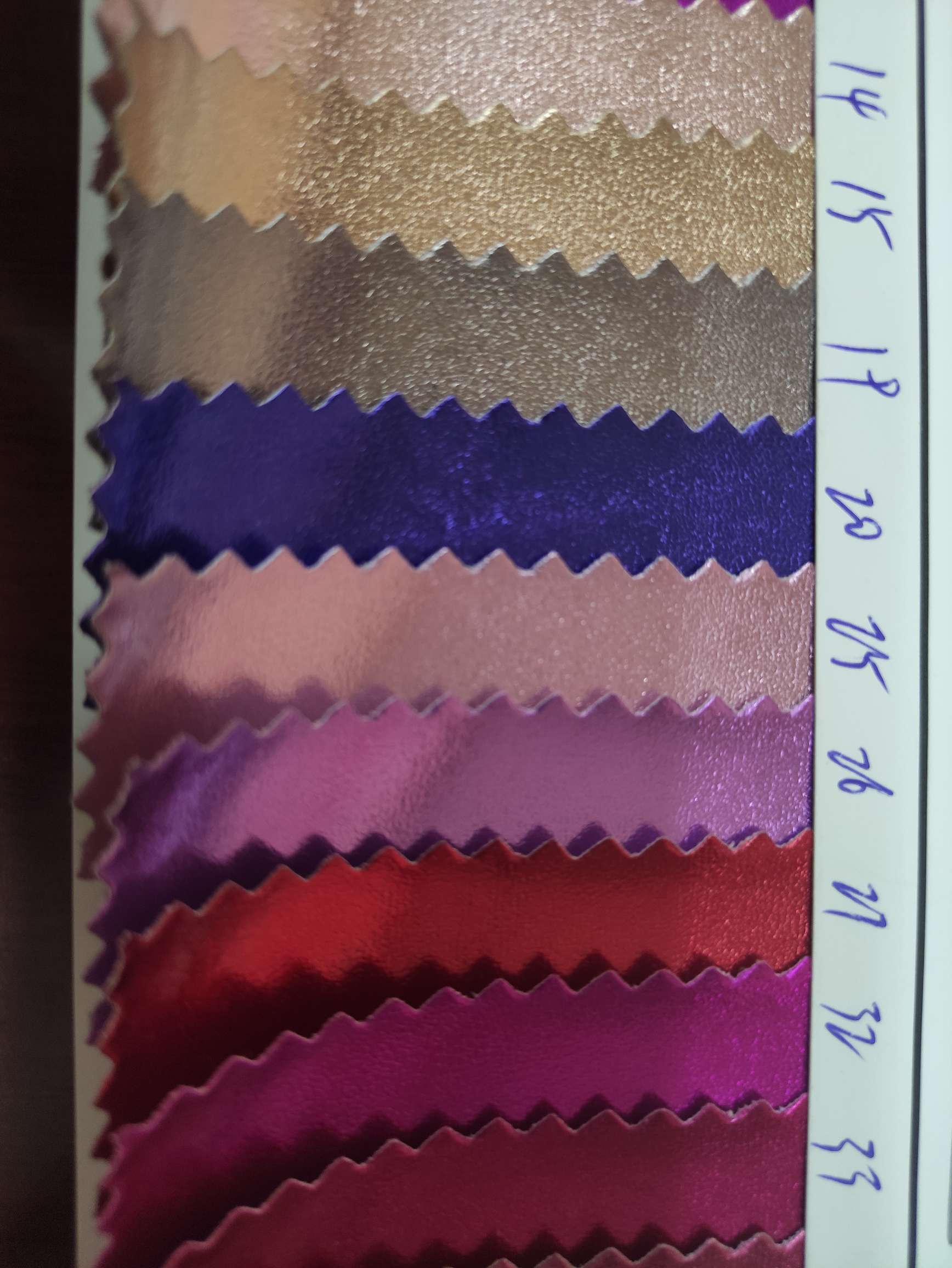 Direct sales of R61 high, medium and low-grade leather fabrics from the manufacturer, best-selling new styles. details Picture