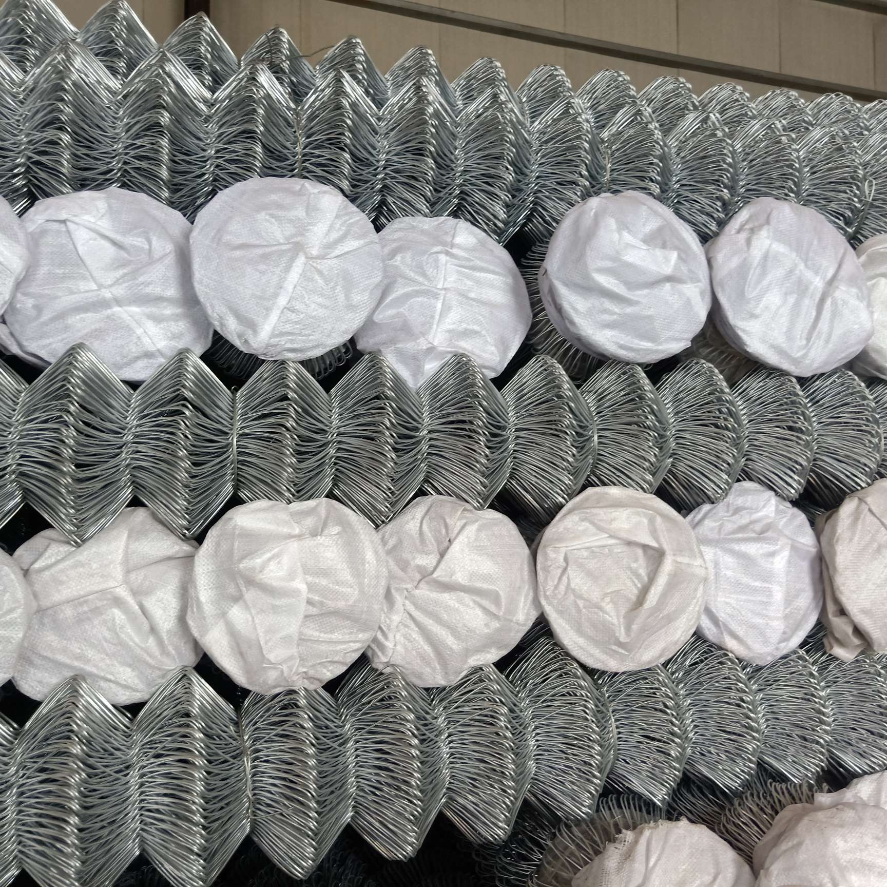 Galvanized hook mesh thumbnail