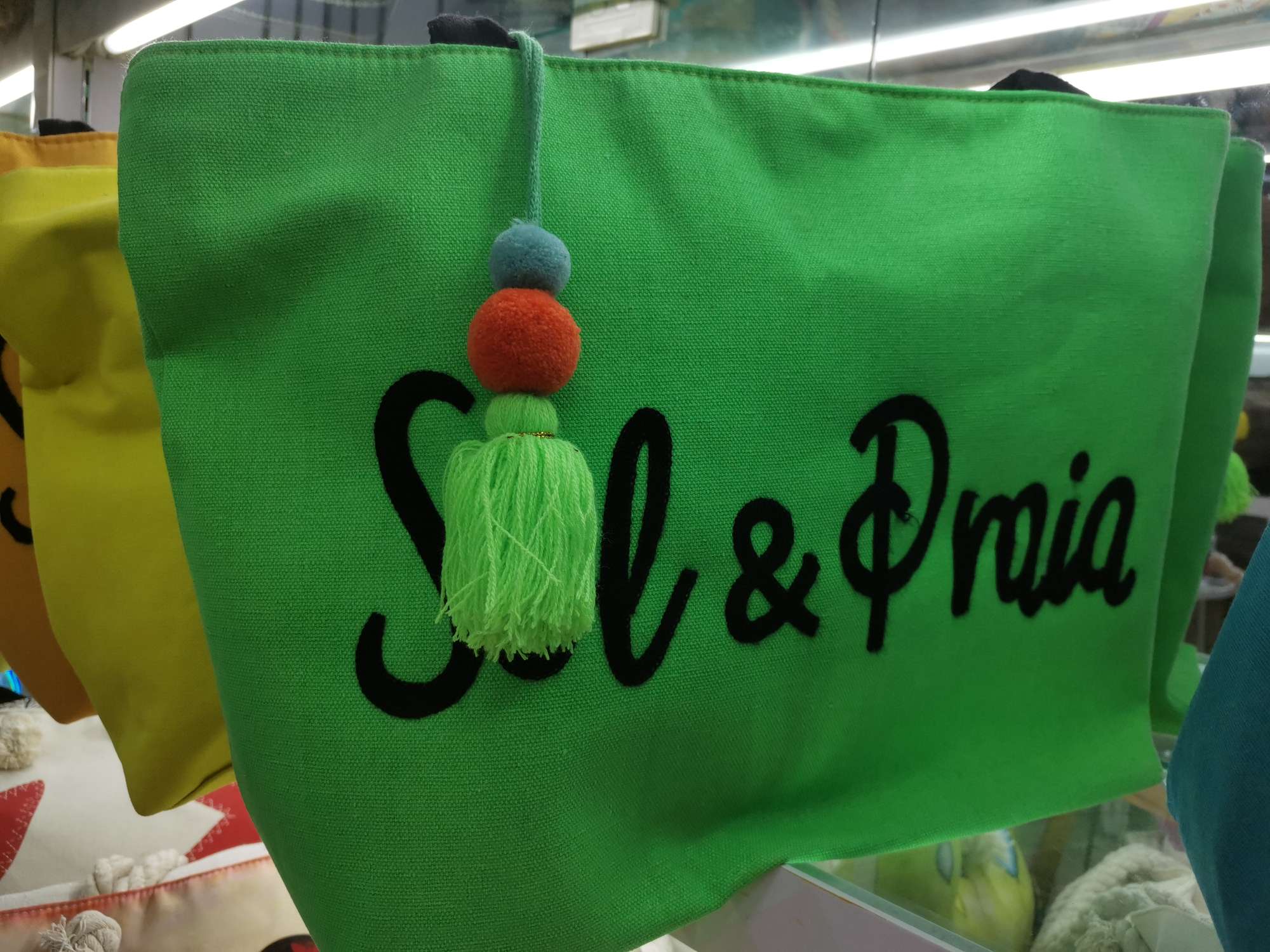 沙滩包，体积13.5重量13.5 起订量200一个款  可混色 联系电话13819958473