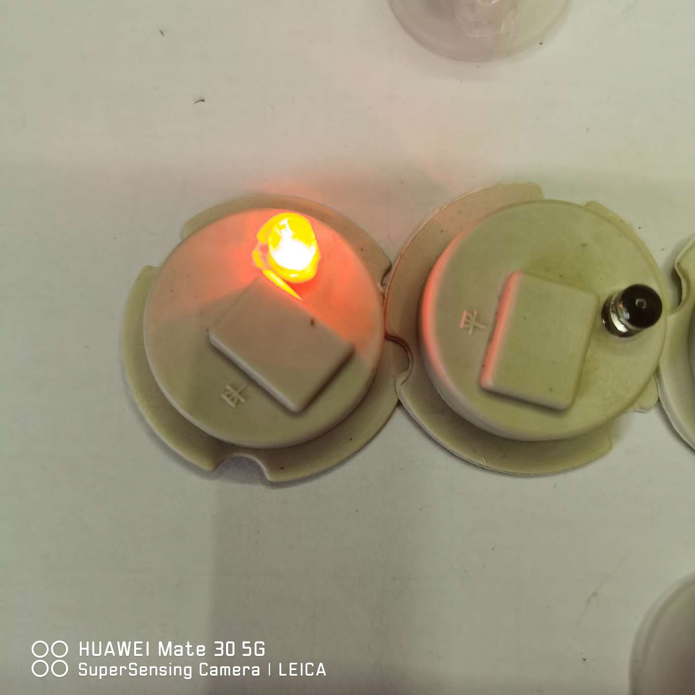 led灯电子配件玩具配件底座灯产品图