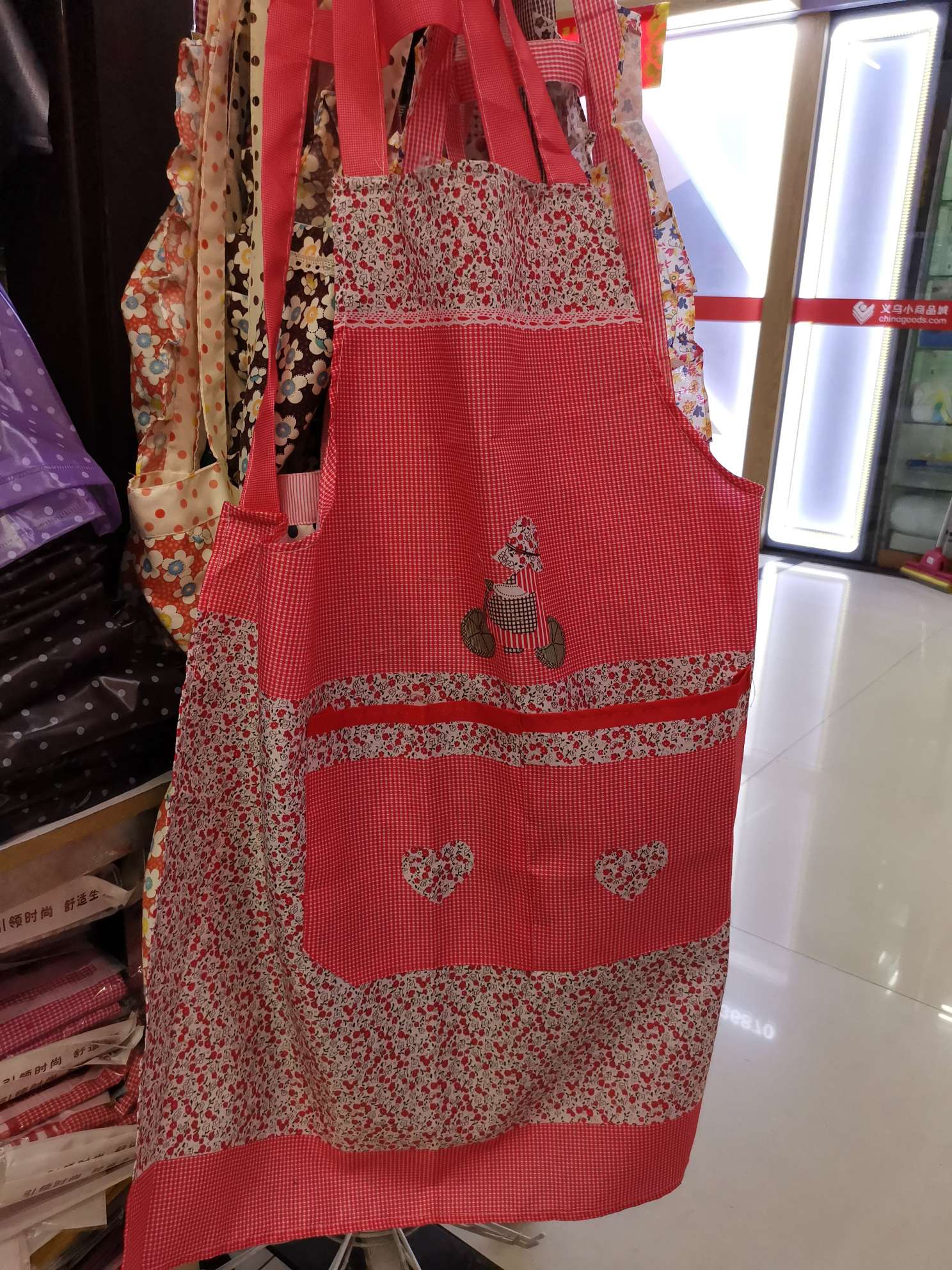 Apron details Picture