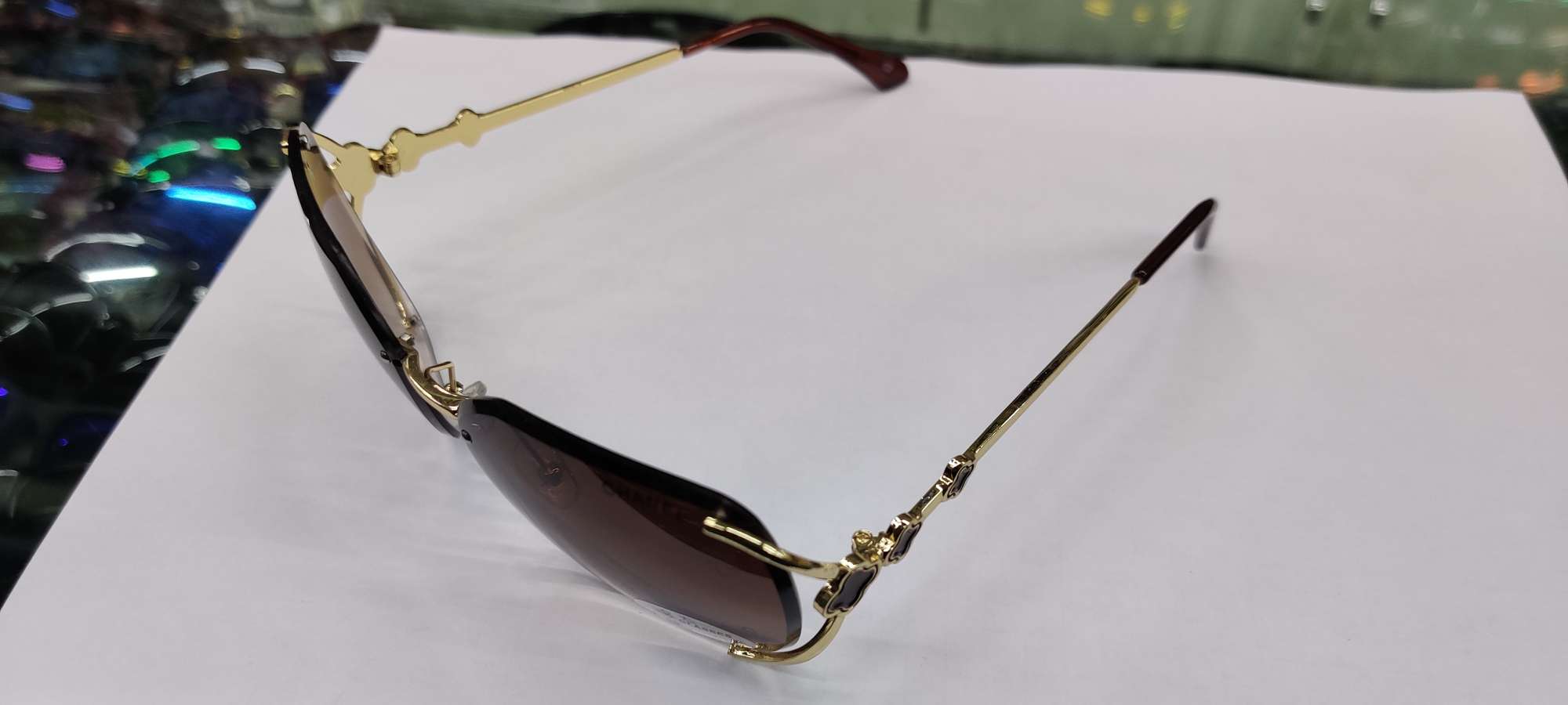 金边无框太阳镜